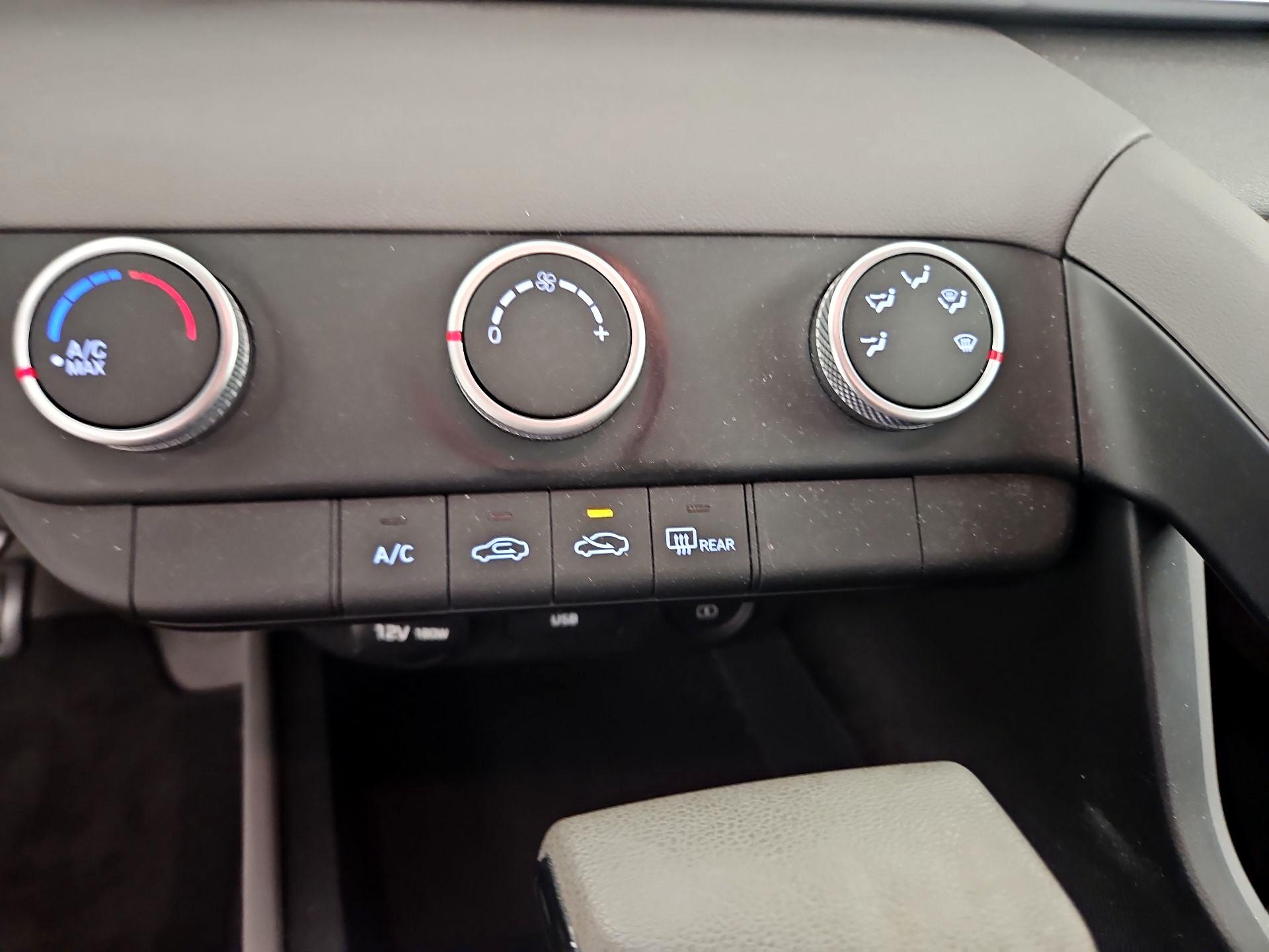 Thumbnail: 2021 Hyundai Elantra - 16