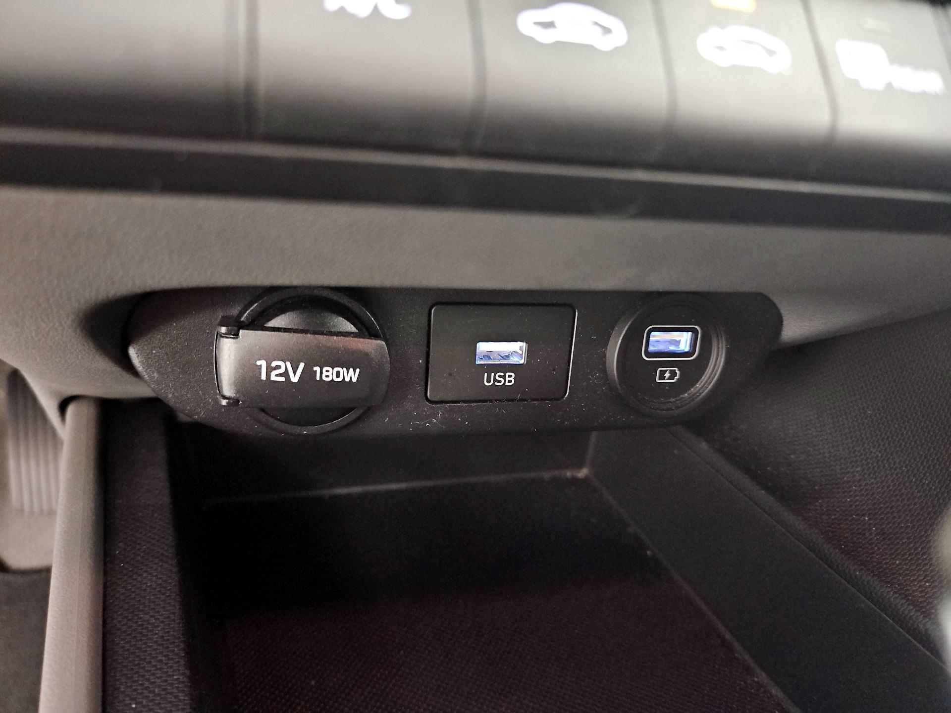 Thumbnail: 2021 Hyundai Elantra - 18