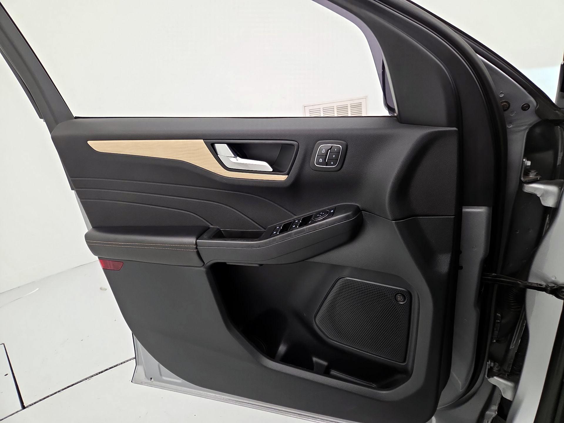 Thumbnail: 2022 Ford Escape - 12