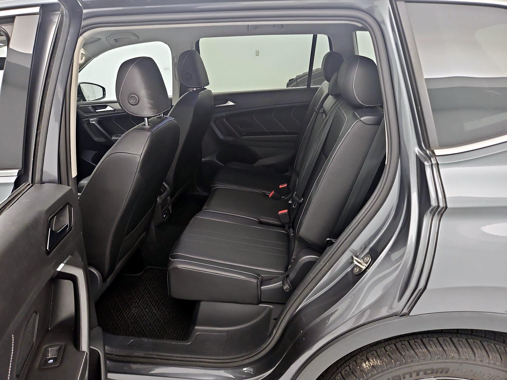 Thumbnail: 2022 Volkswagen Tiguan - 19