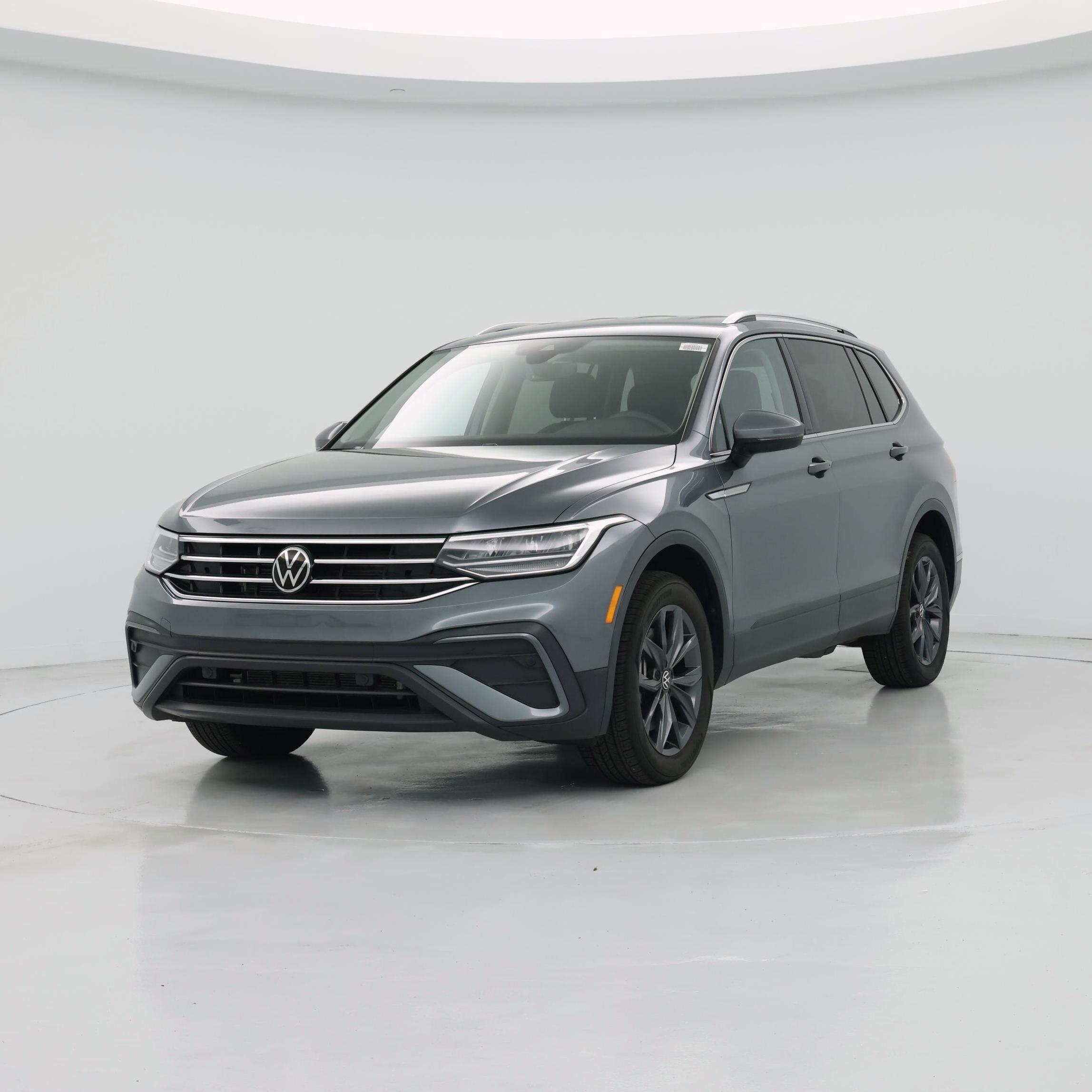 Thumbnail: 2022 Volkswagen Tiguan - 4