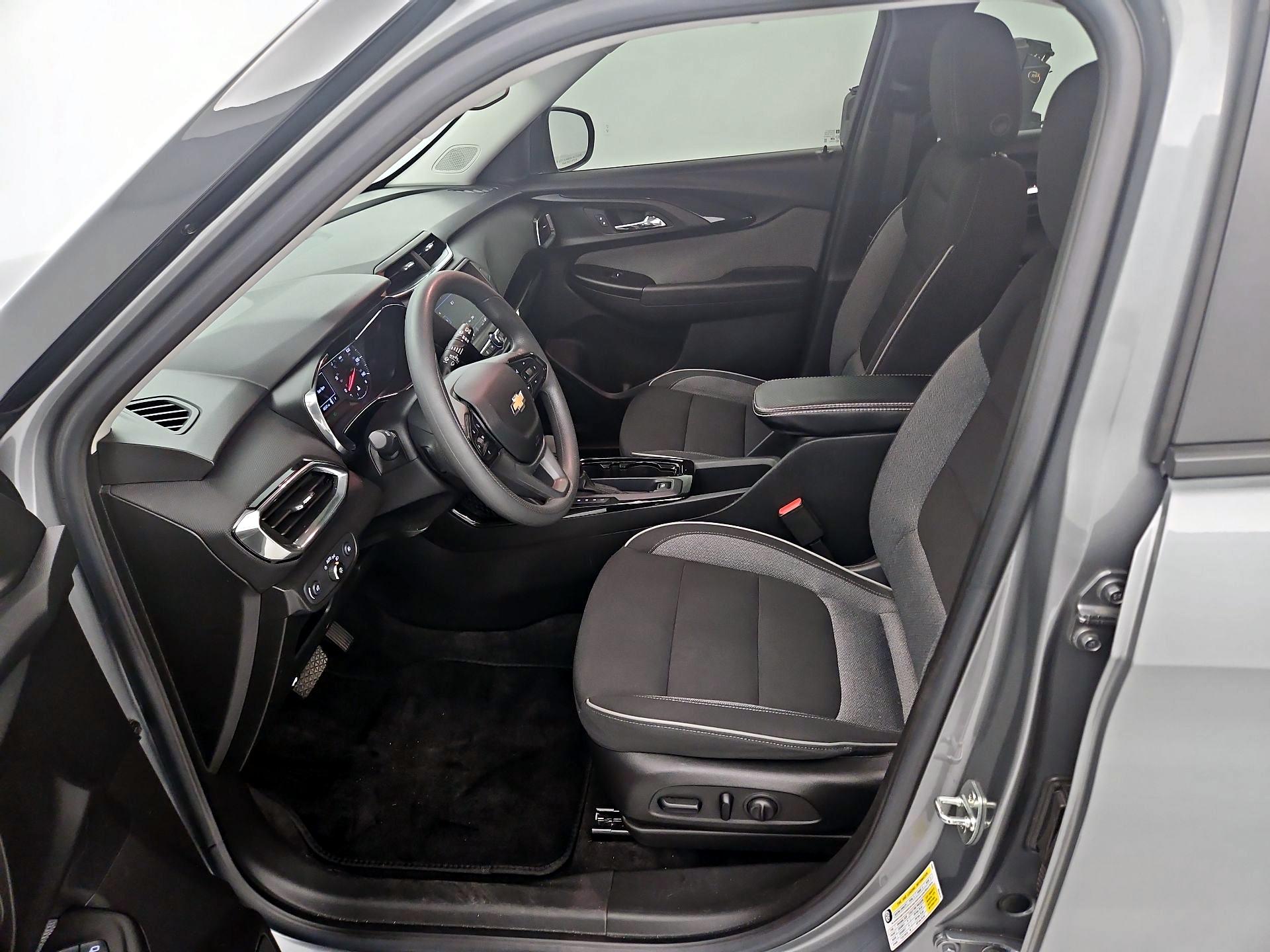 Thumbnail: 2023 Chevrolet TrailBlazer - 11