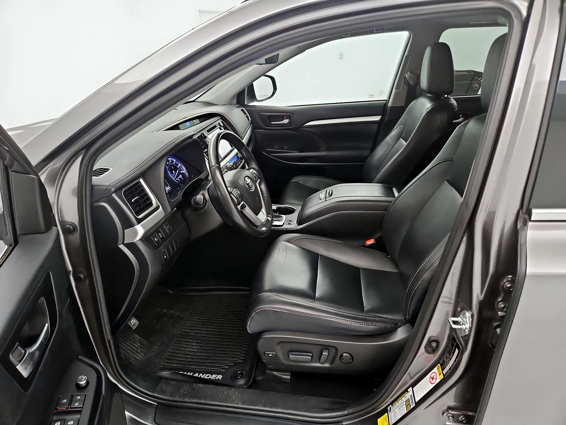 Thumbnail: 2019 Toyota Highlander - 11