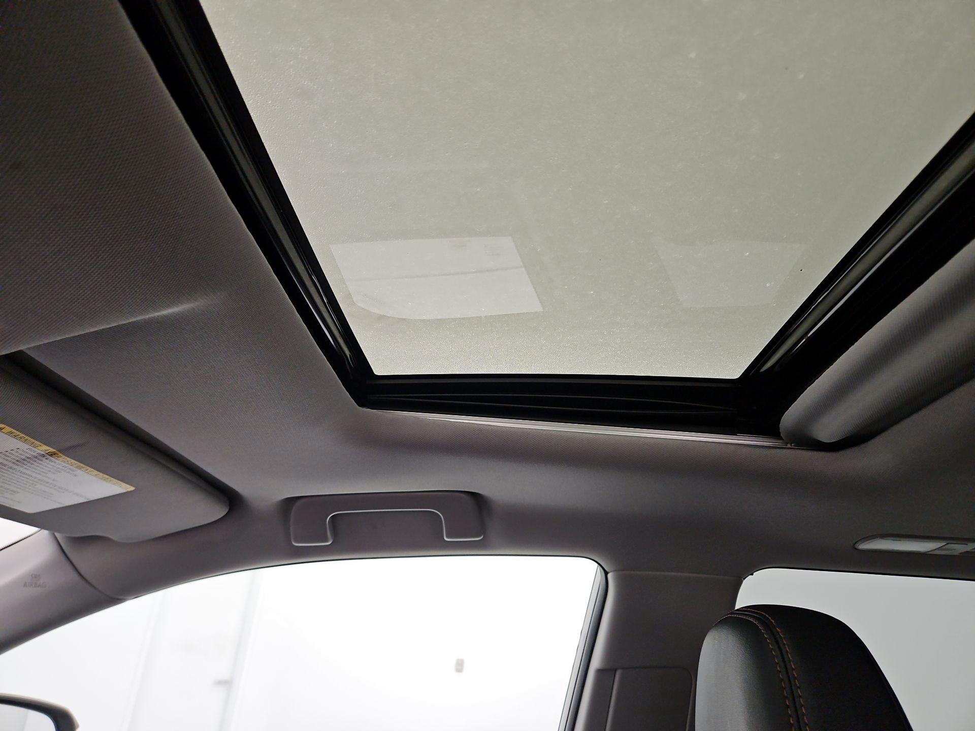 Thumbnail: 2019 Toyota Highlander - 19