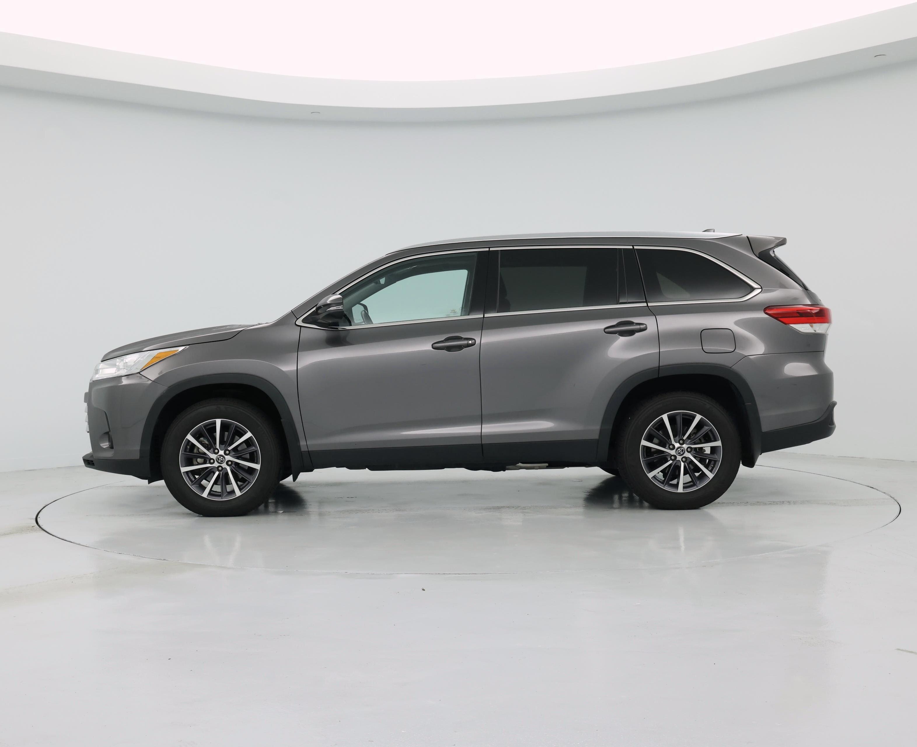 Thumbnail: 2019 Toyota Highlander - 3