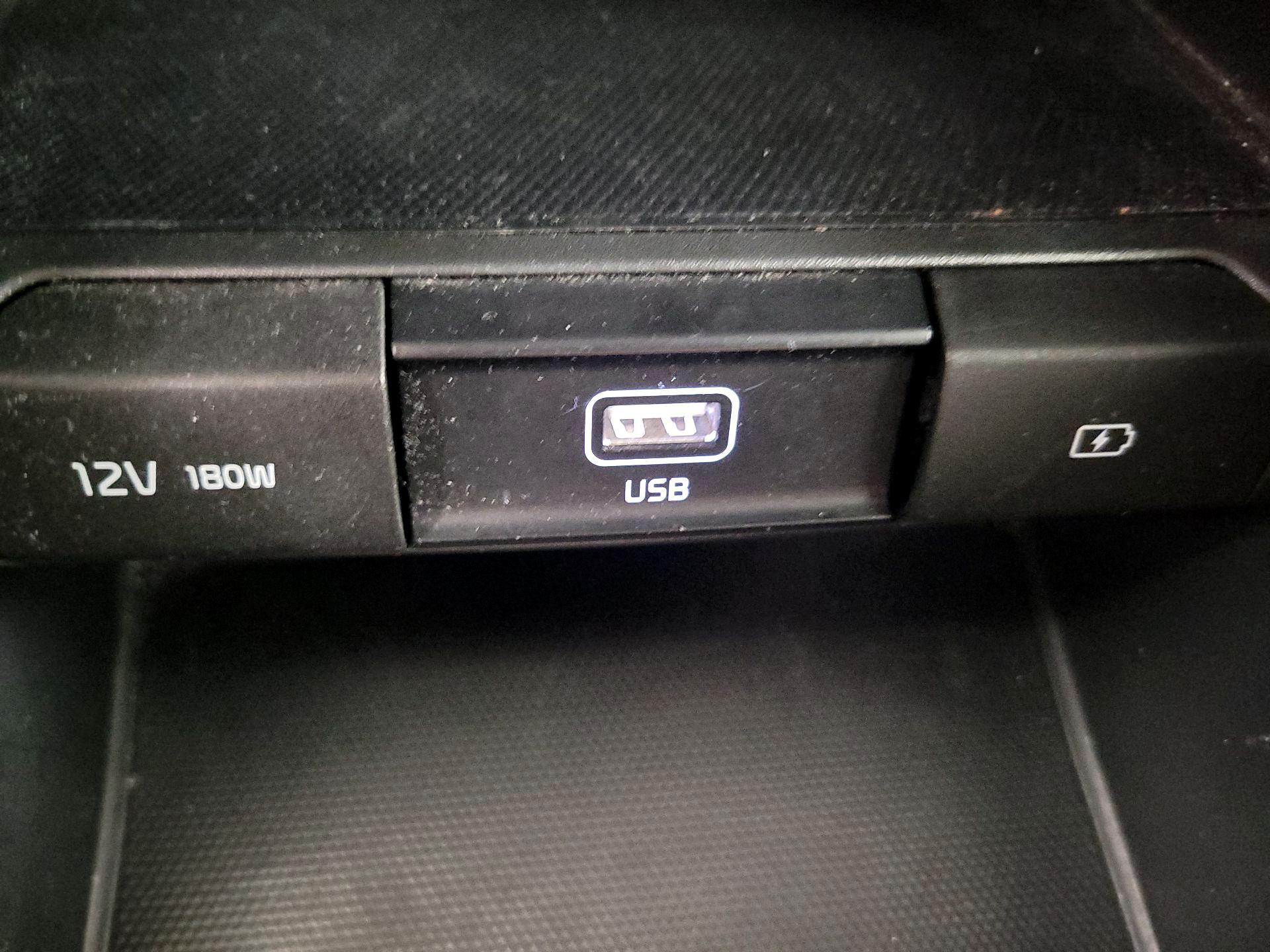 Thumbnail: 2021 Kia Telluride - 18