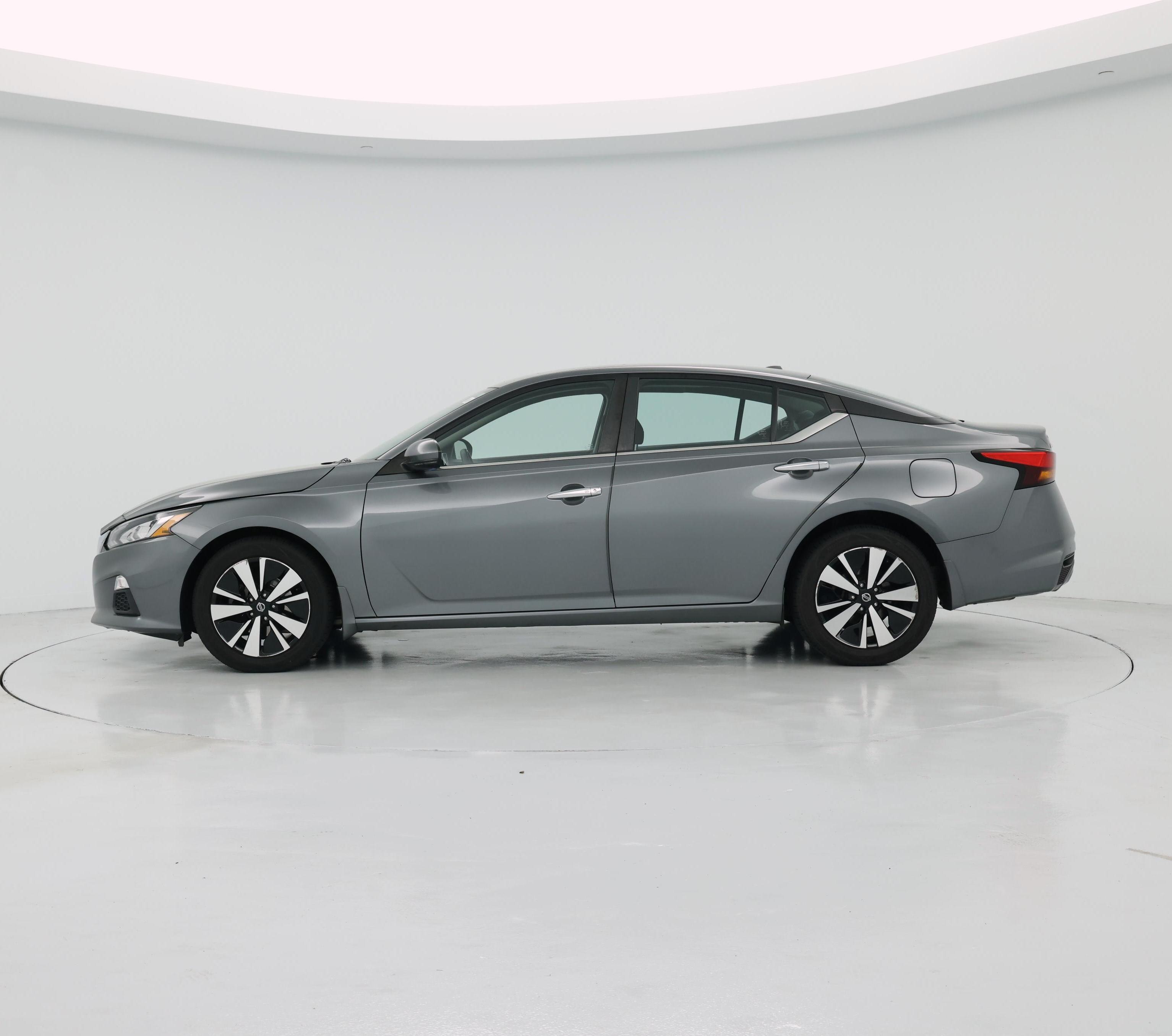 Thumbnail: 2021 Nissan Altima - 3