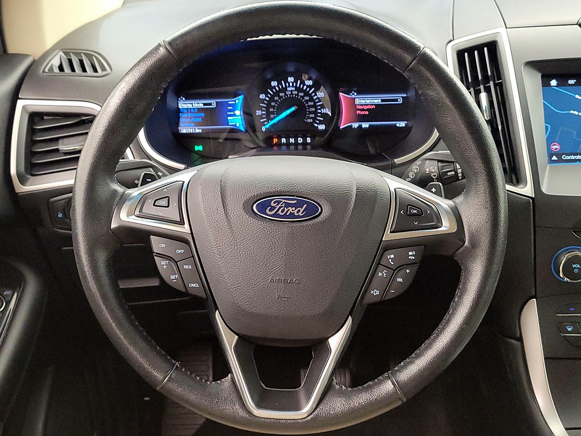 Thumbnail: 2016 Ford Edge - 10