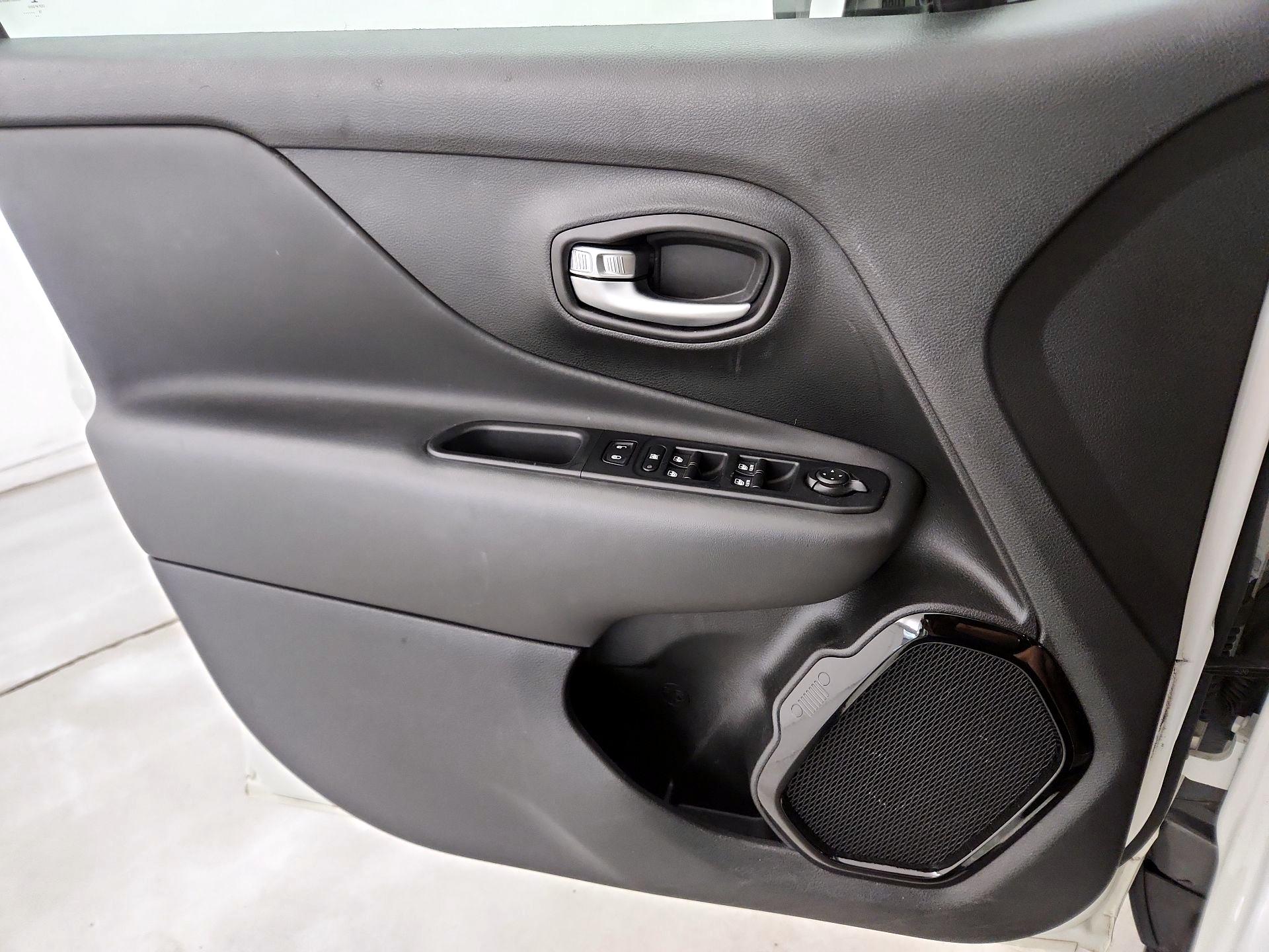 Thumbnail: 2020 Jeep Renegade - 12