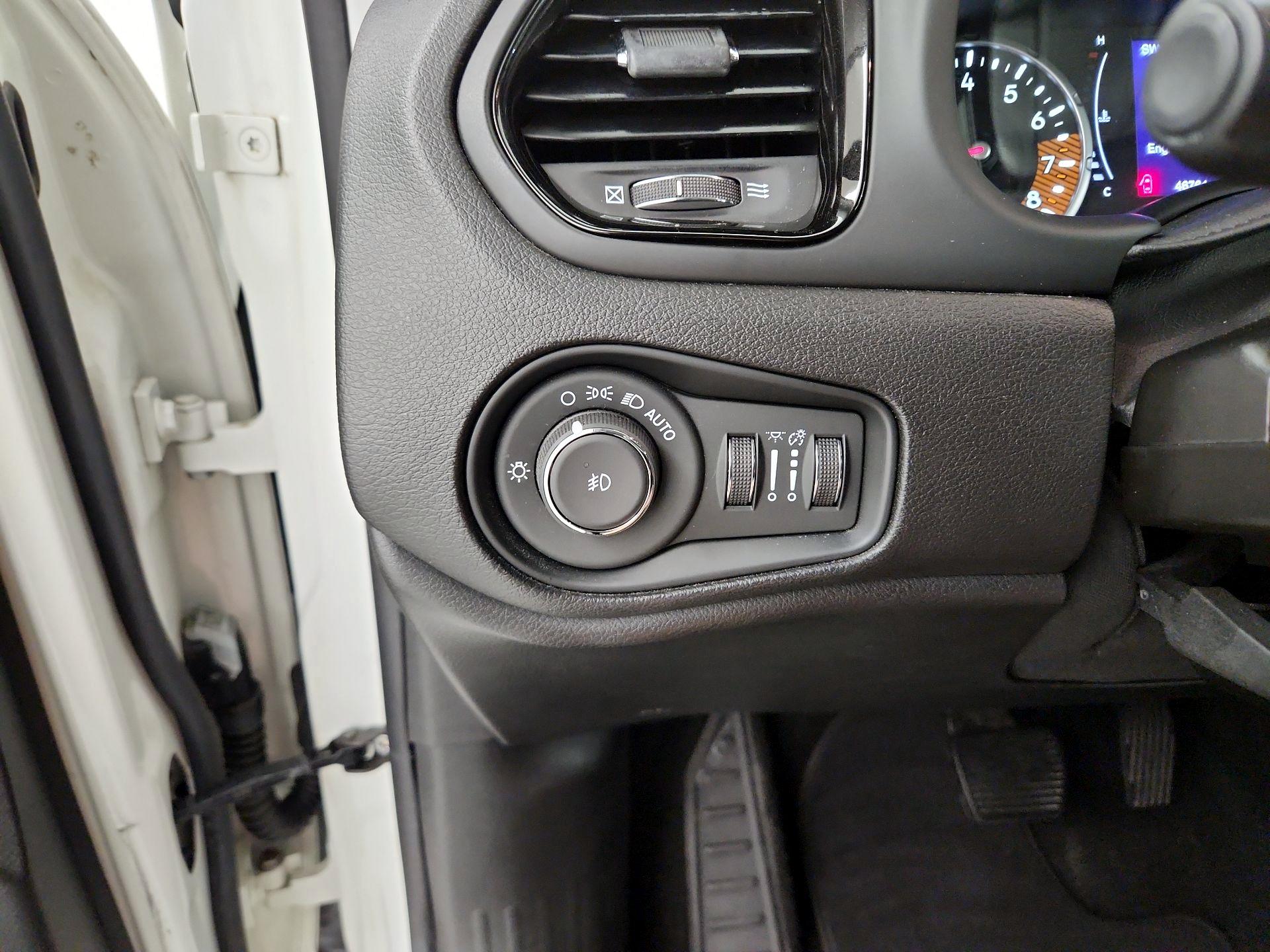 Thumbnail: 2020 Jeep Renegade - 13