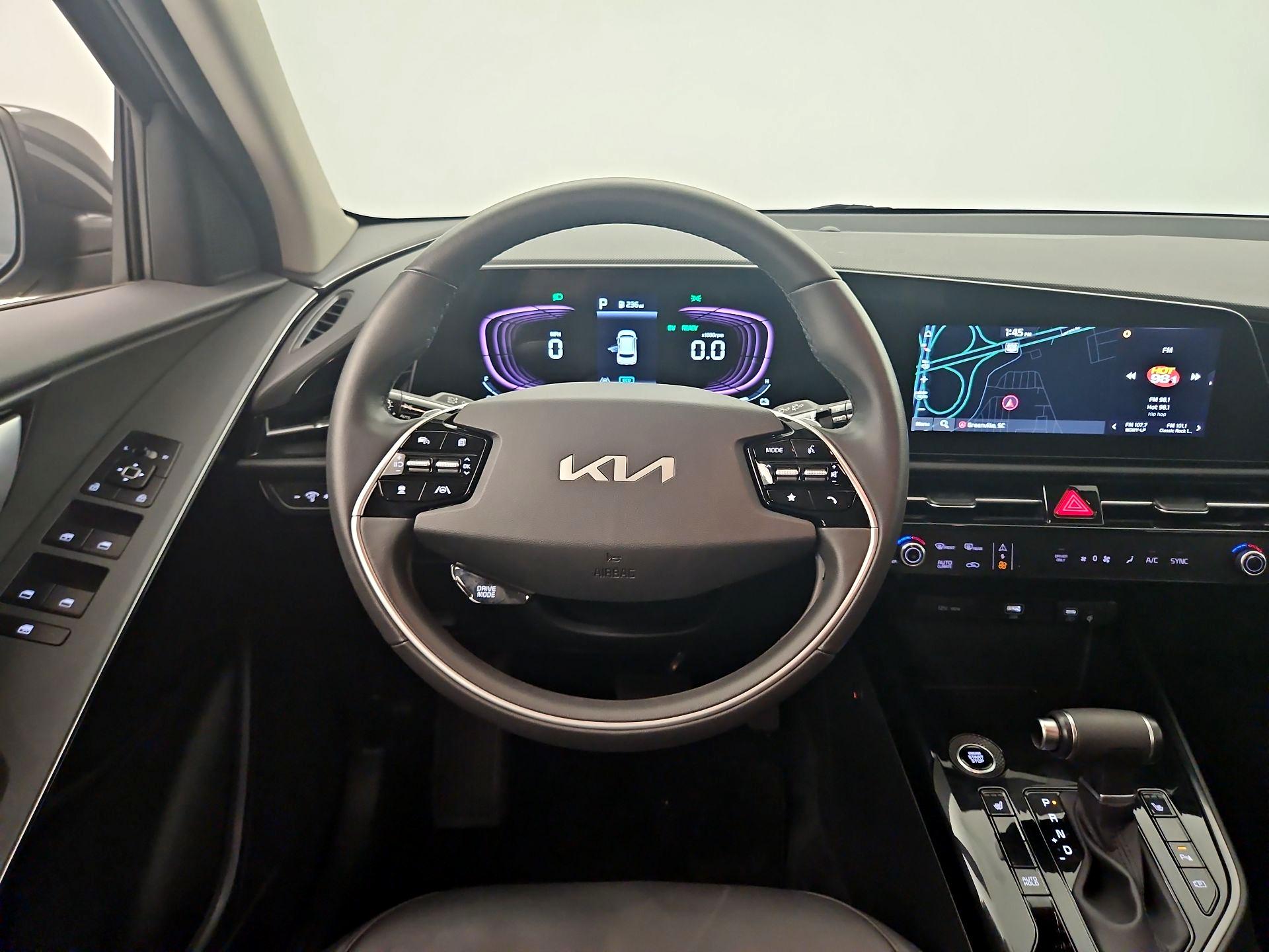 Thumbnail: 2023 Kia Niro - 10