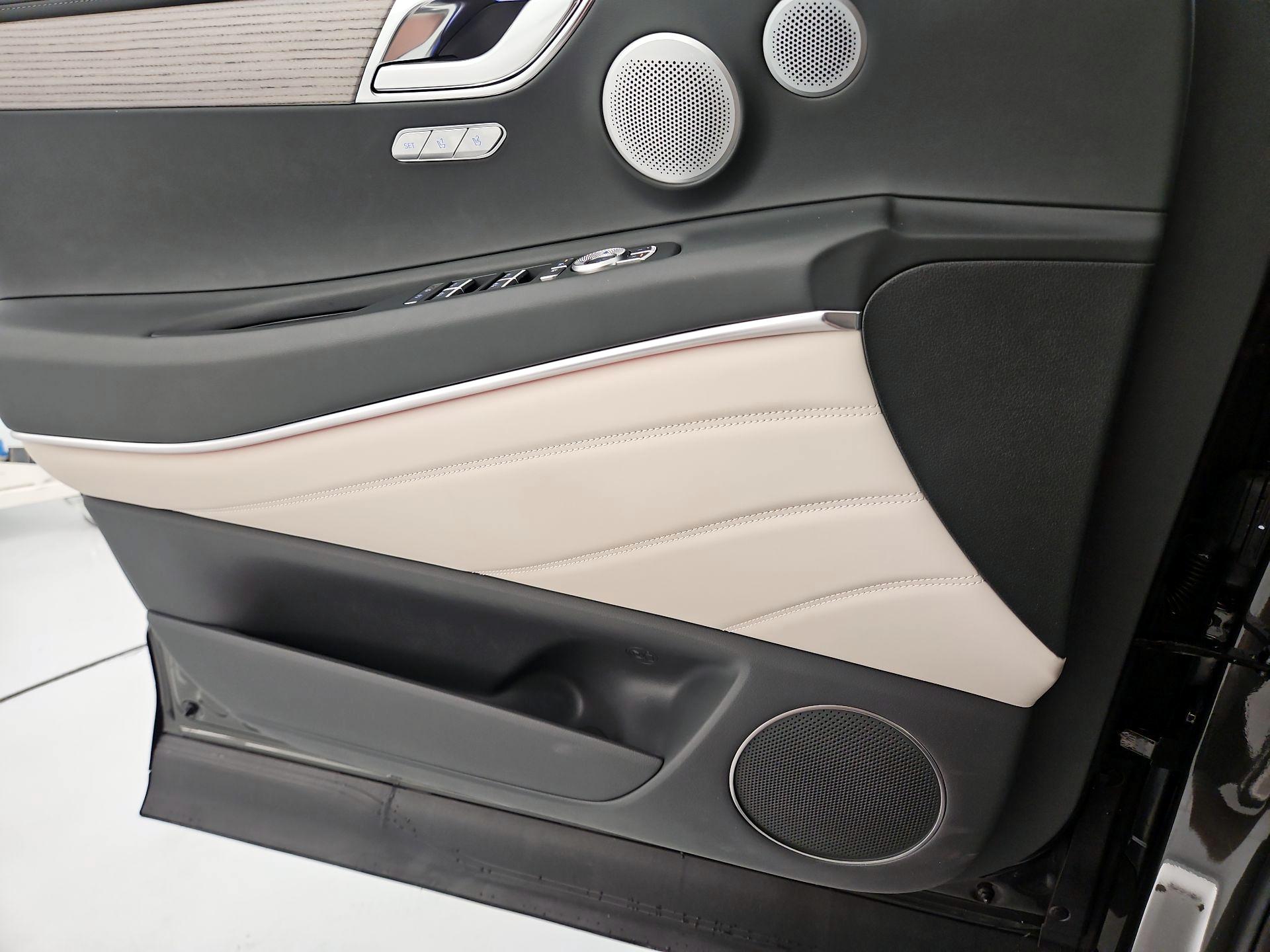 Thumbnail: 2025 Genesis GV80 - 12