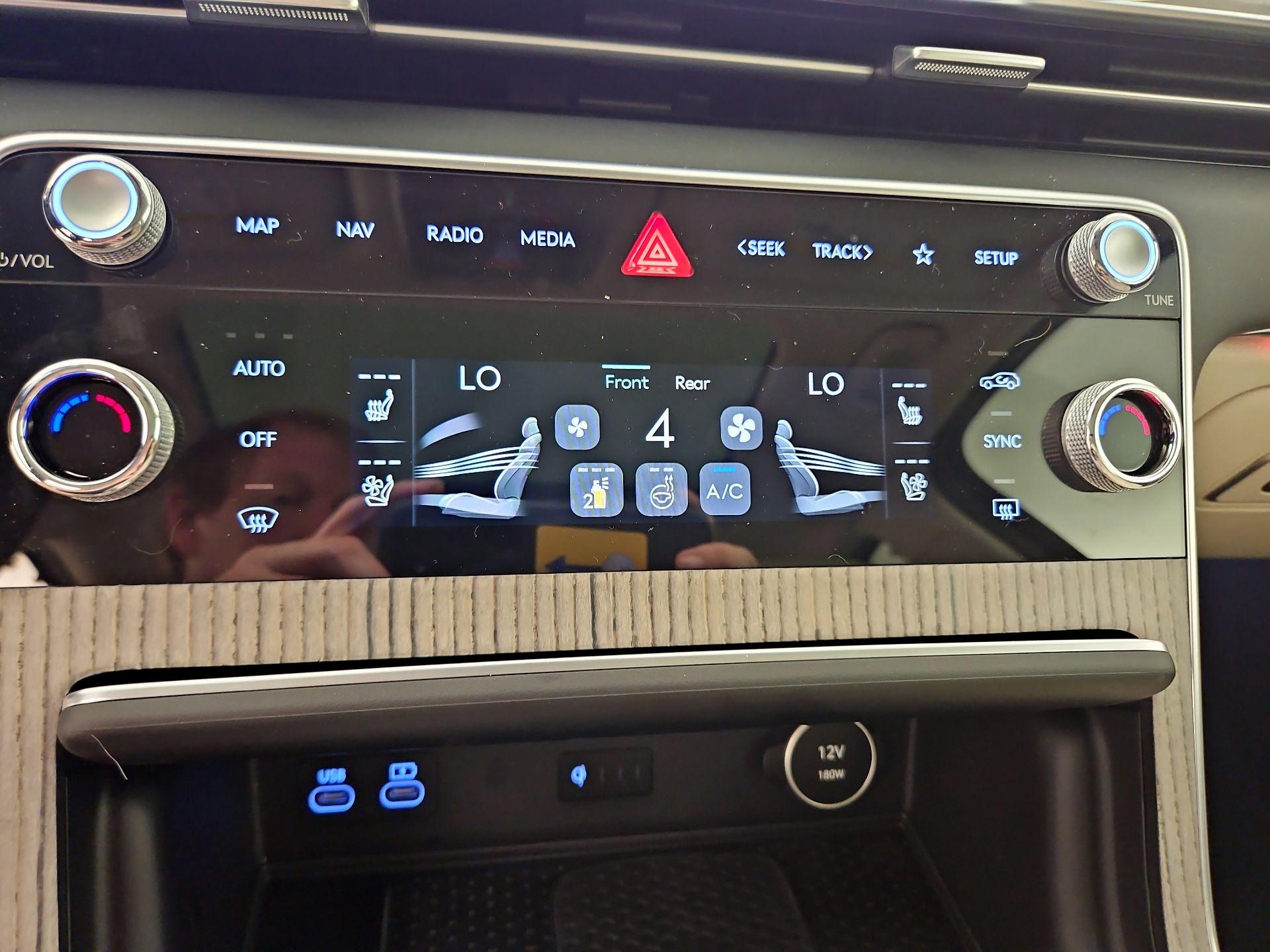 Thumbnail: 2025 Genesis GV80 - 17