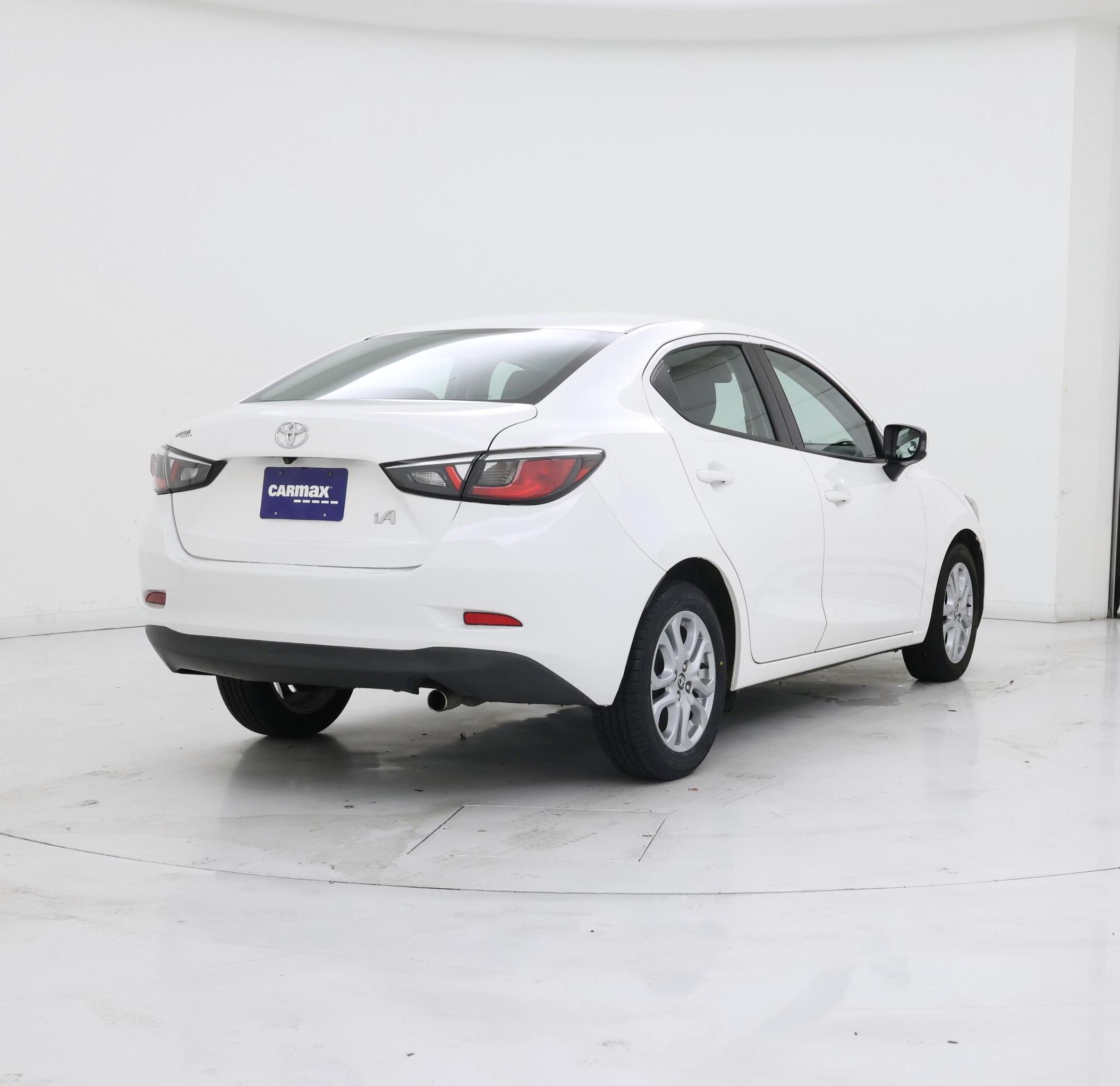 Thumbnail: 2018 Toyota Yaris iA - 8