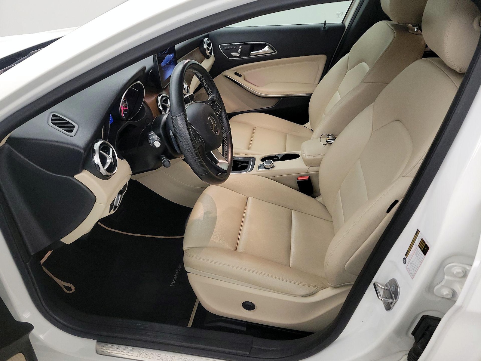 2019 Mercedes-Benz GLA-Class GLA250 - Photo 12