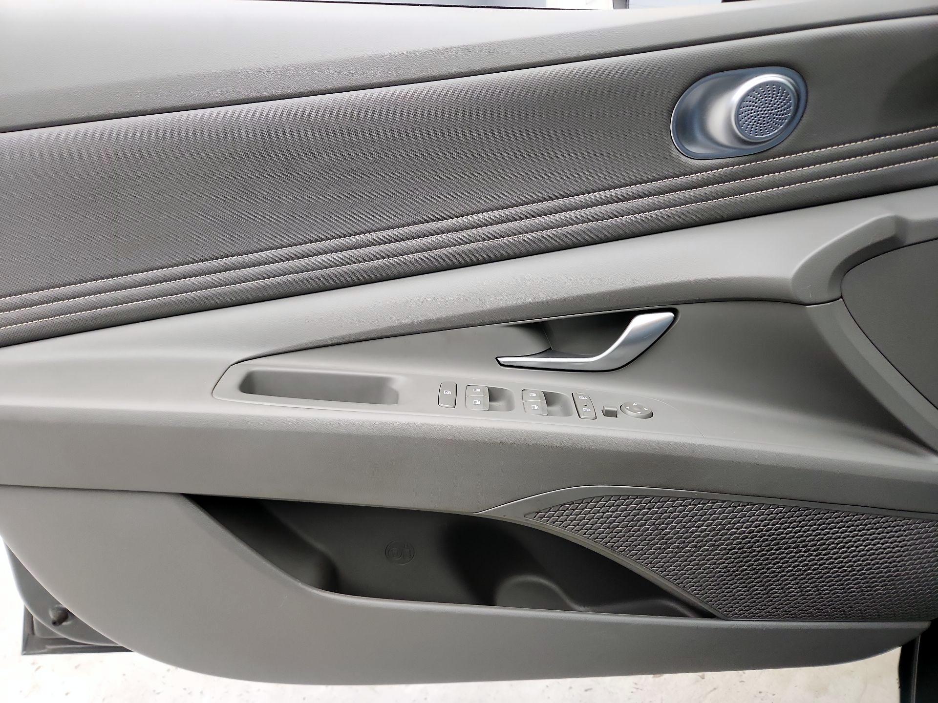 Thumbnail: 2023 Hyundai Elantra - 12