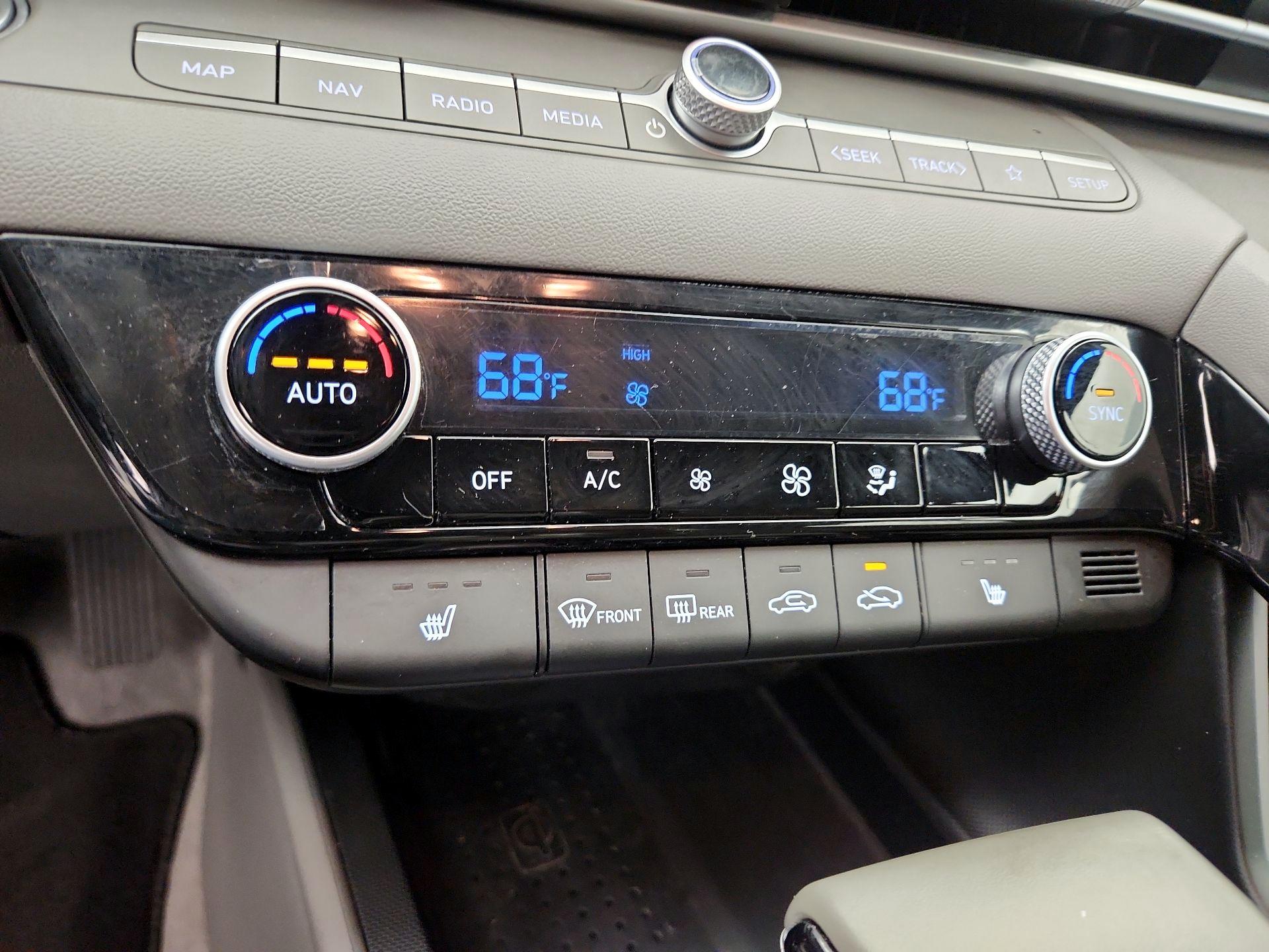 Thumbnail: 2023 Hyundai Elantra - 17
