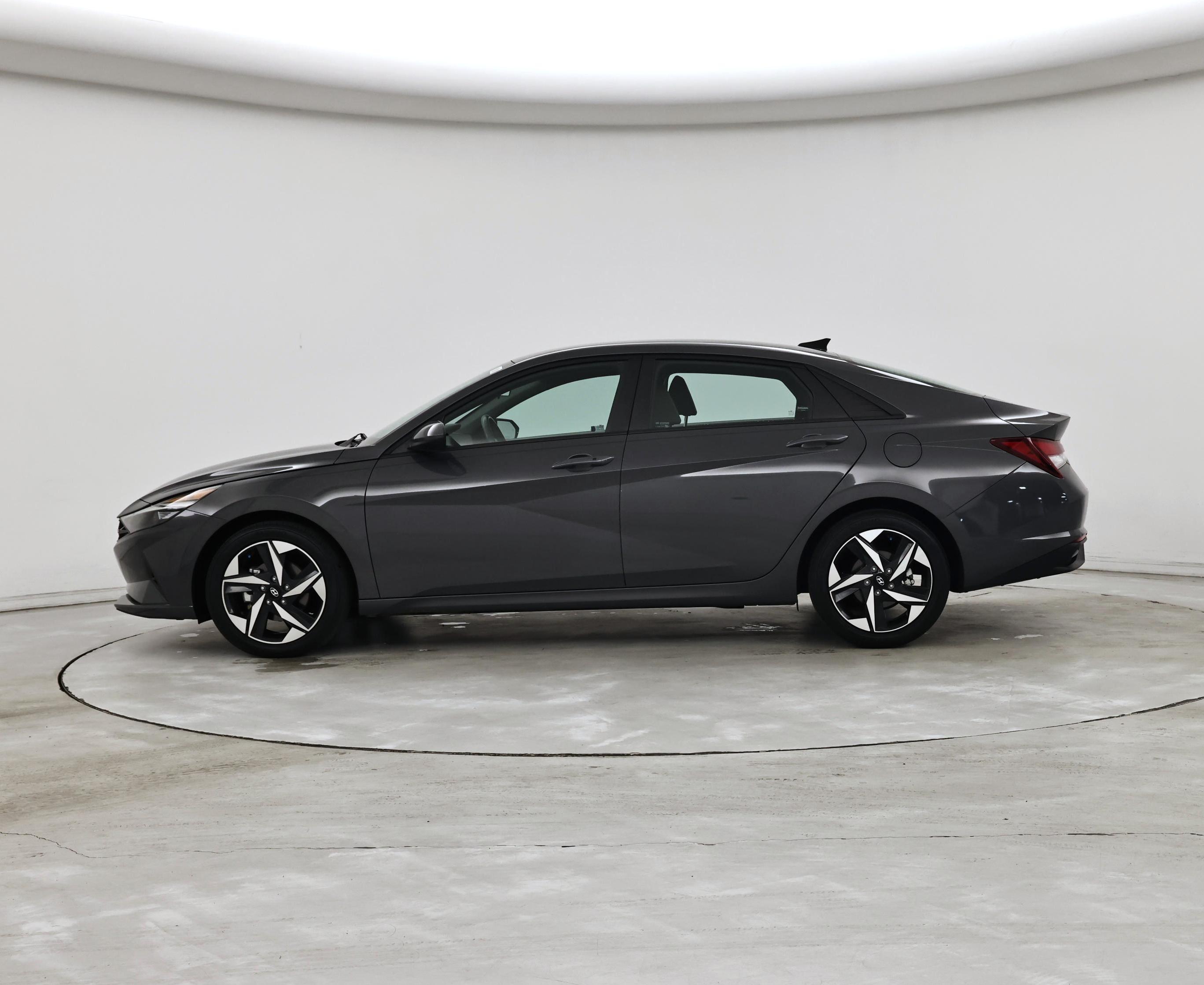 Thumbnail: 2023 Hyundai Elantra - 3
