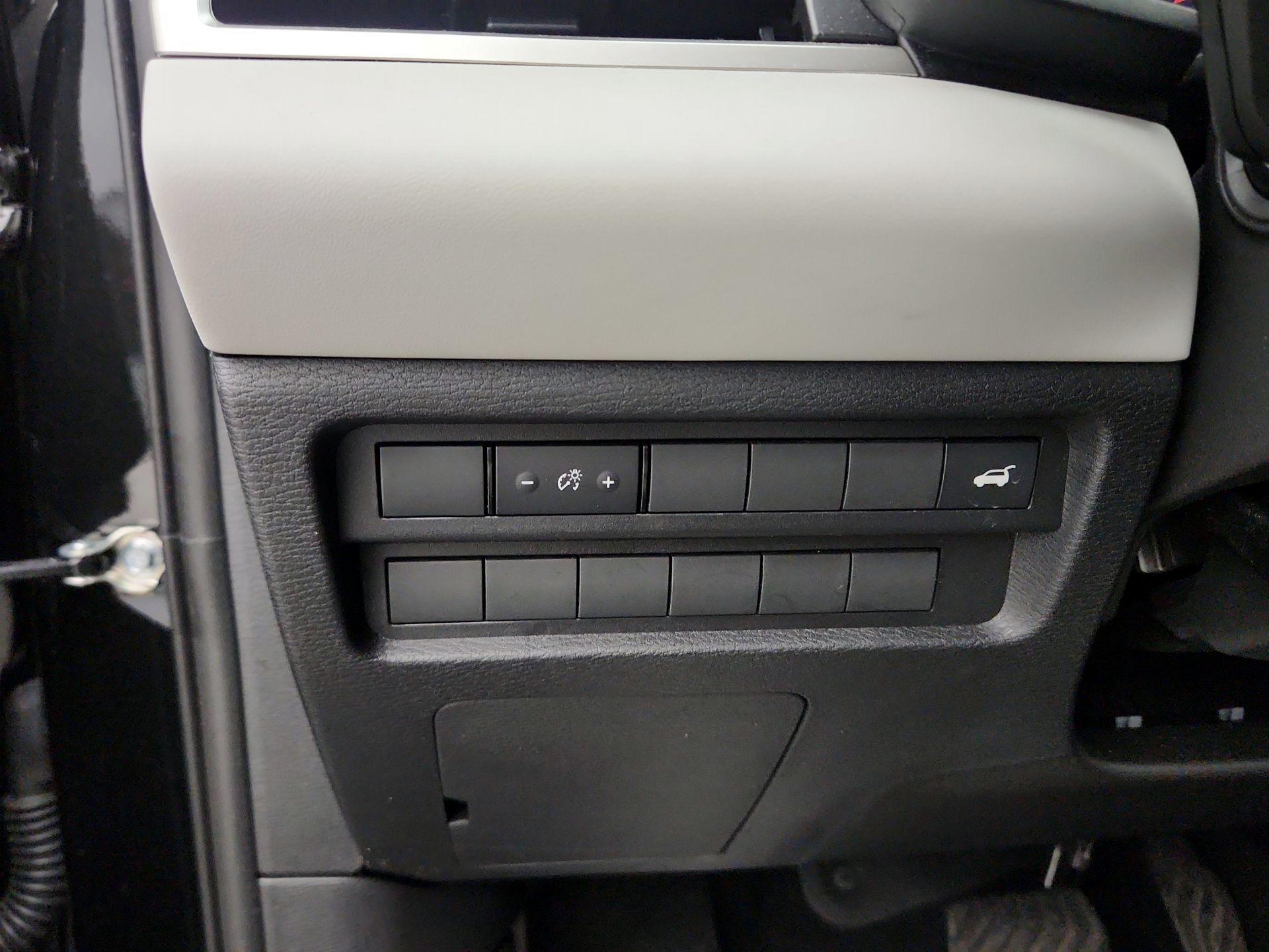 Thumbnail: 2025 Mitsubishi Outlander - 13