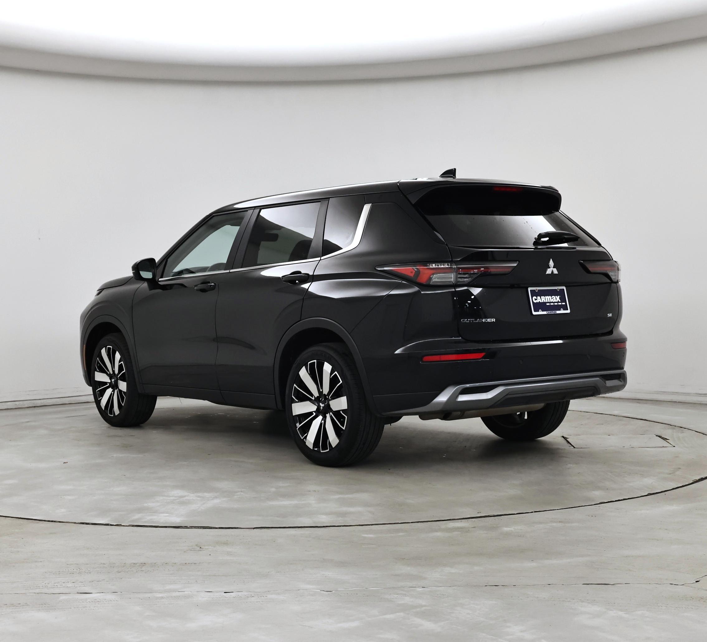 Thumbnail: 2025 Mitsubishi Outlander - 2