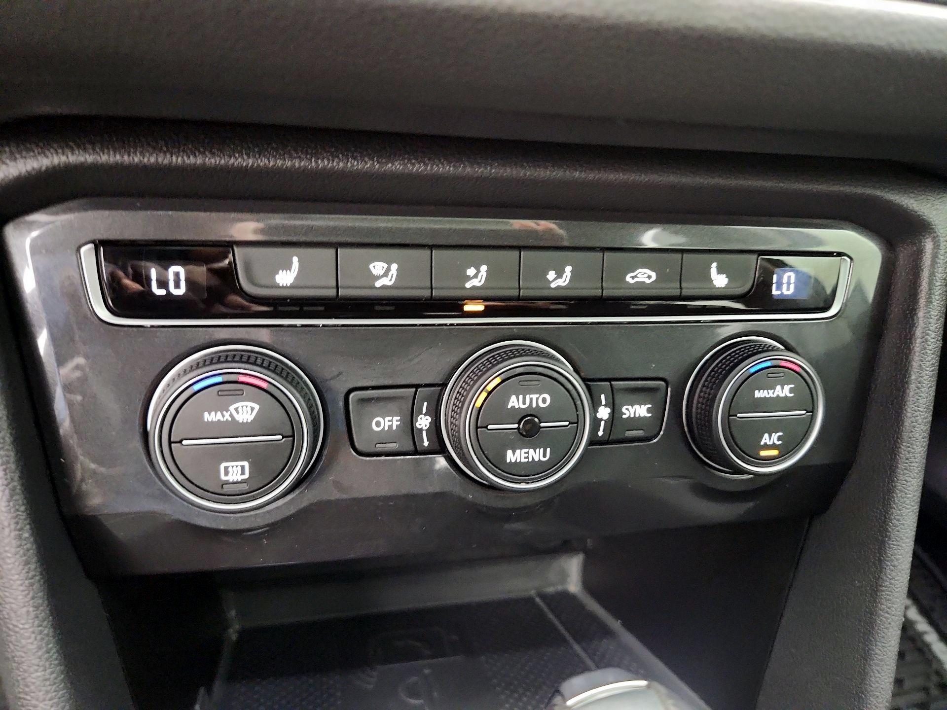 Thumbnail: 2021 Volkswagen Tiguan - 16