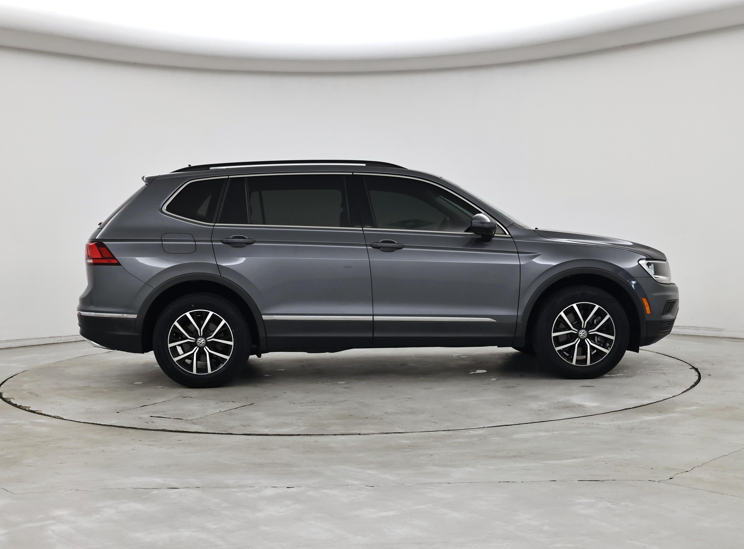 Thumbnail: 2021 Volkswagen Tiguan - 7