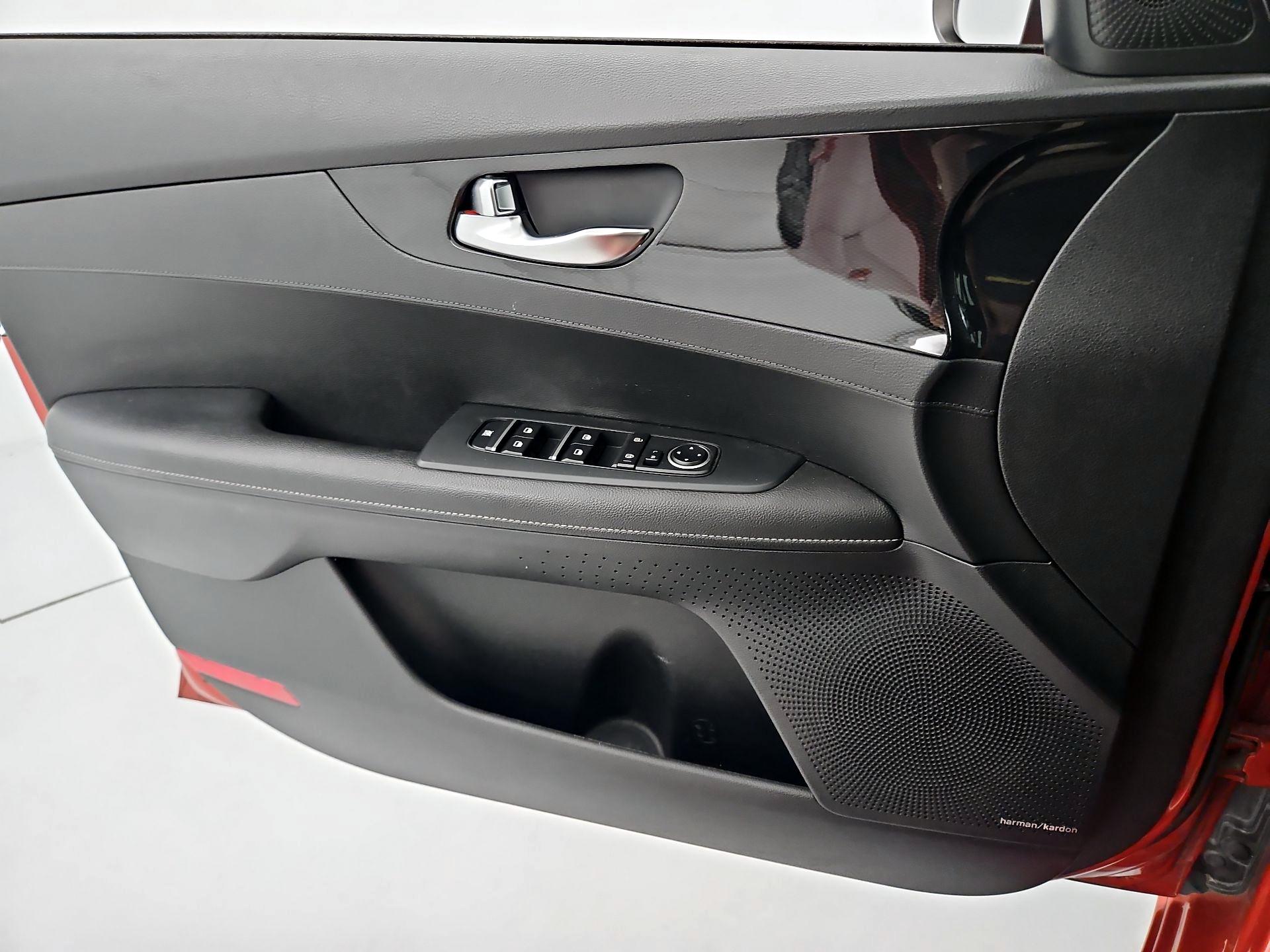 Thumbnail: 2020 Kia Forte - 12