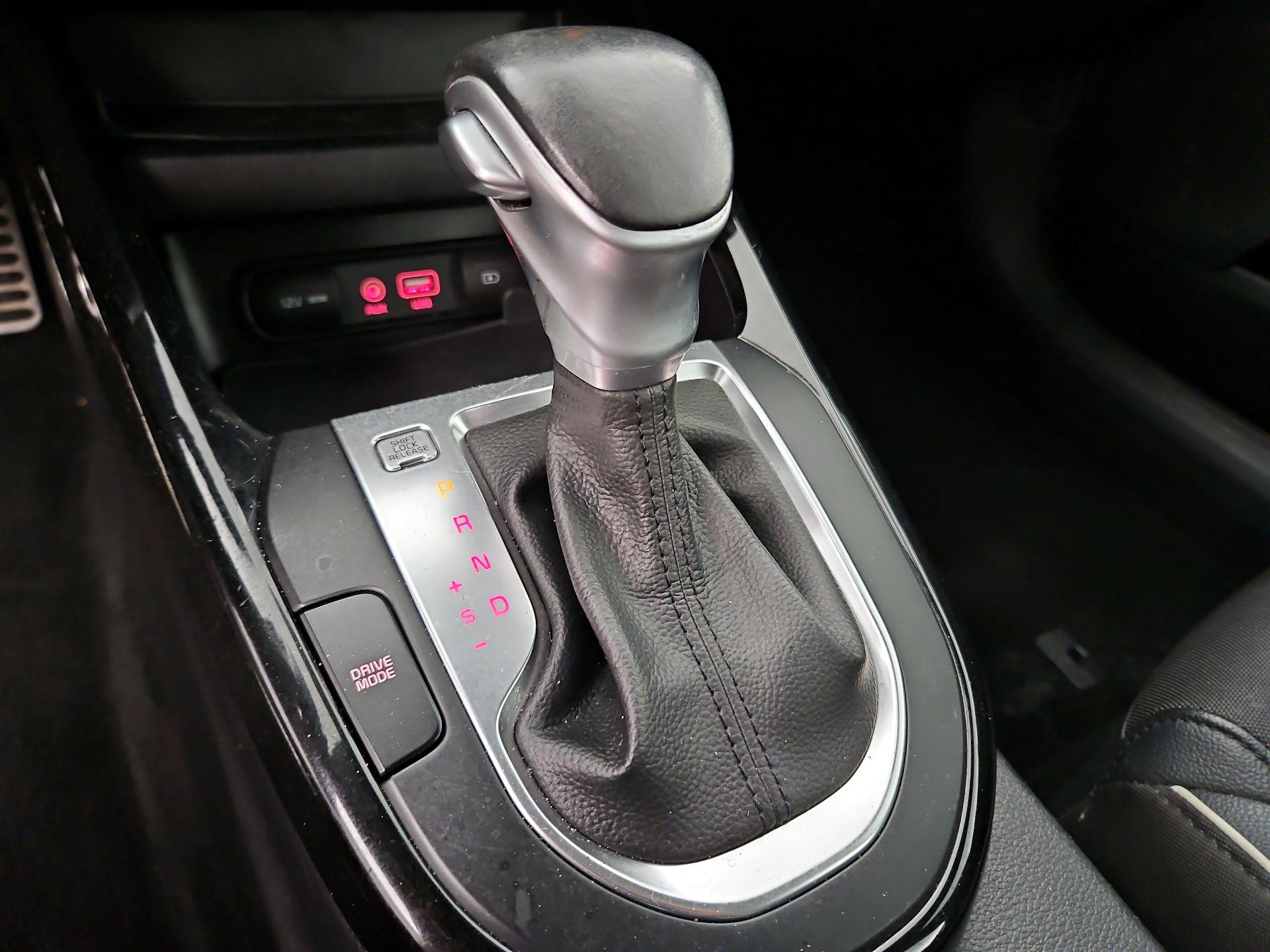 Thumbnail: 2020 Kia Forte - 17