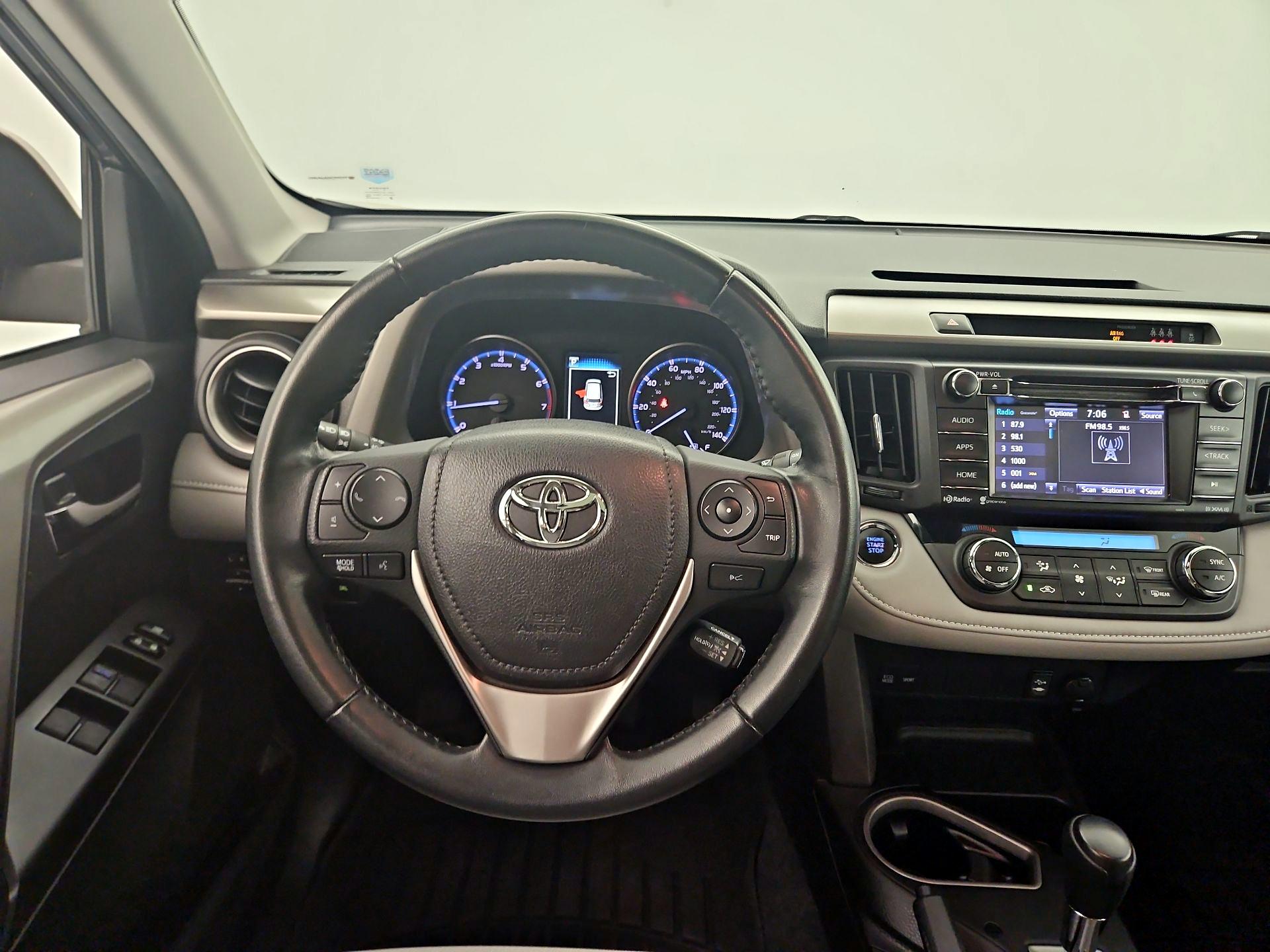 Thumbnail: 2018 Toyota RAV4 - 10