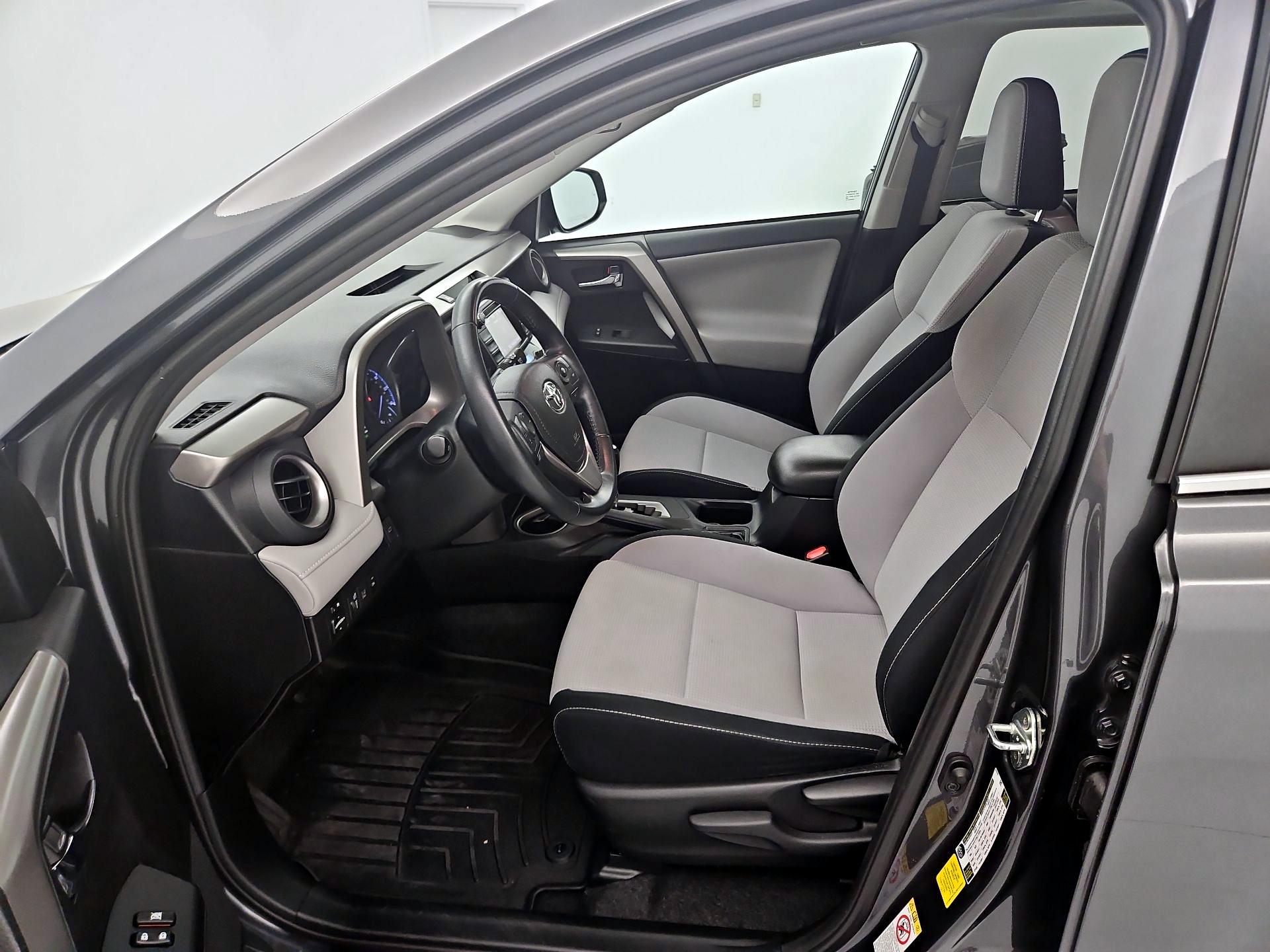 Thumbnail: 2018 Toyota RAV4 - 11