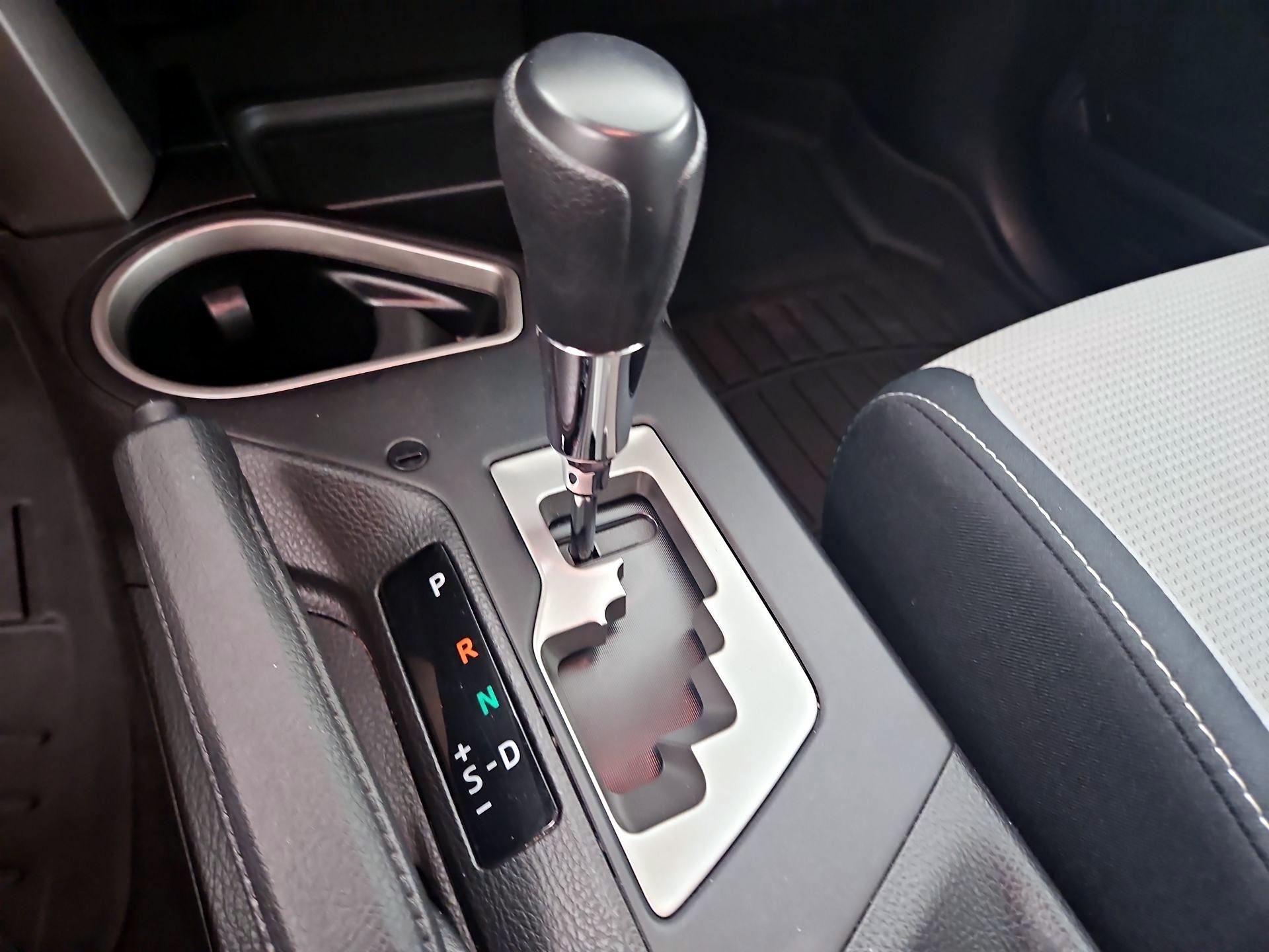 Thumbnail: 2018 Toyota RAV4 - 17