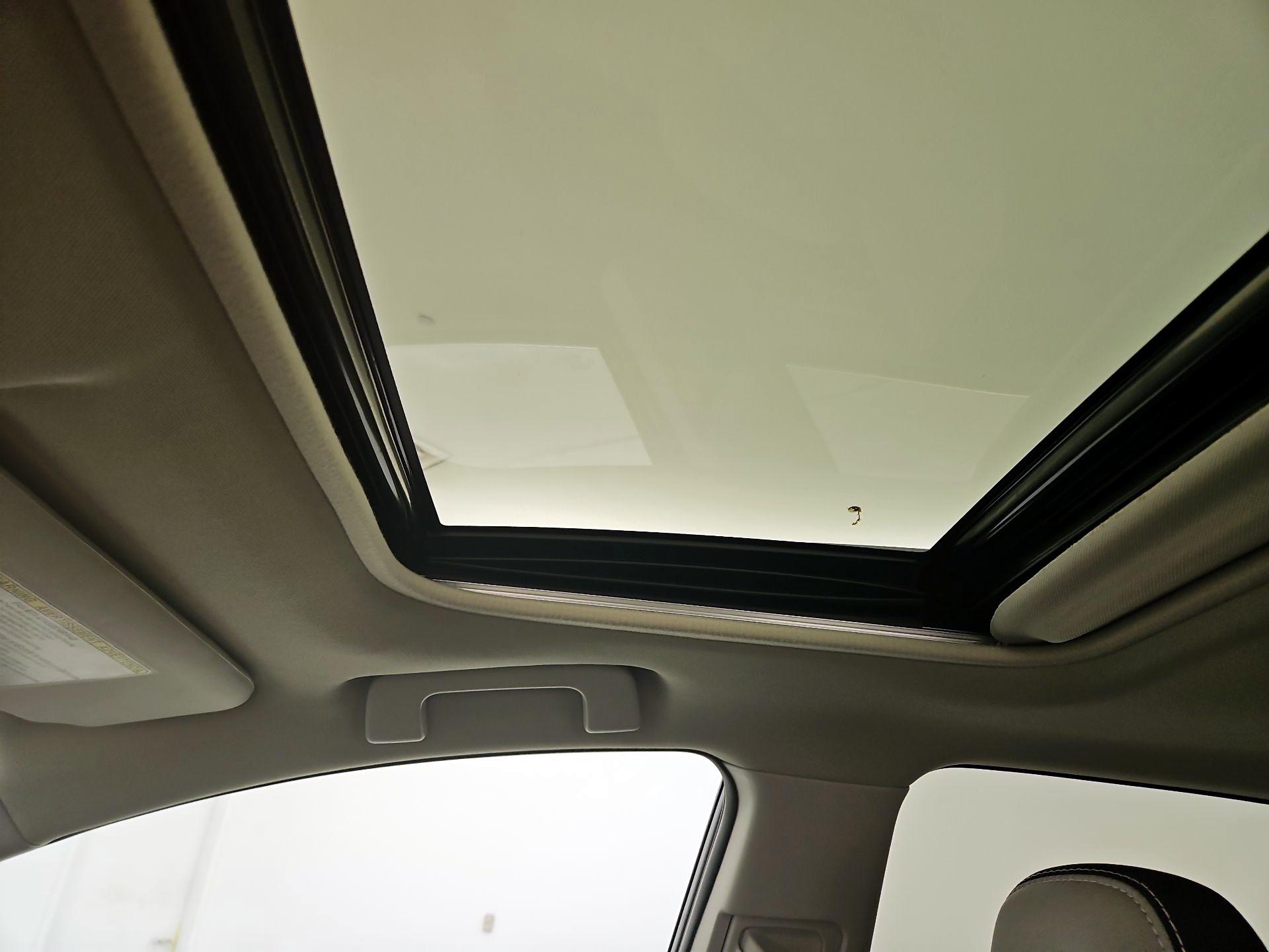 Thumbnail: 2018 Toyota RAV4 - 19