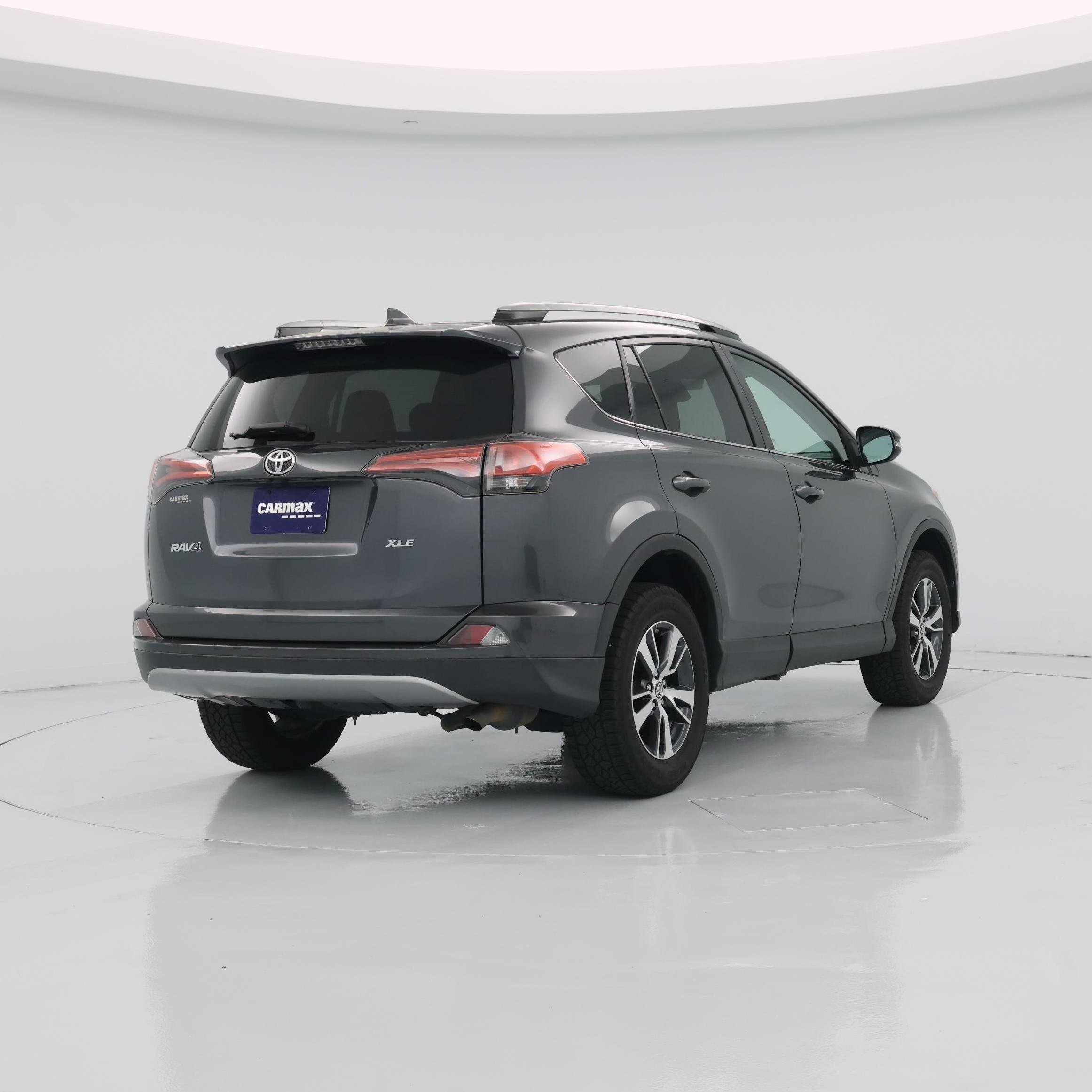 Thumbnail: 2018 Toyota RAV4 - 8