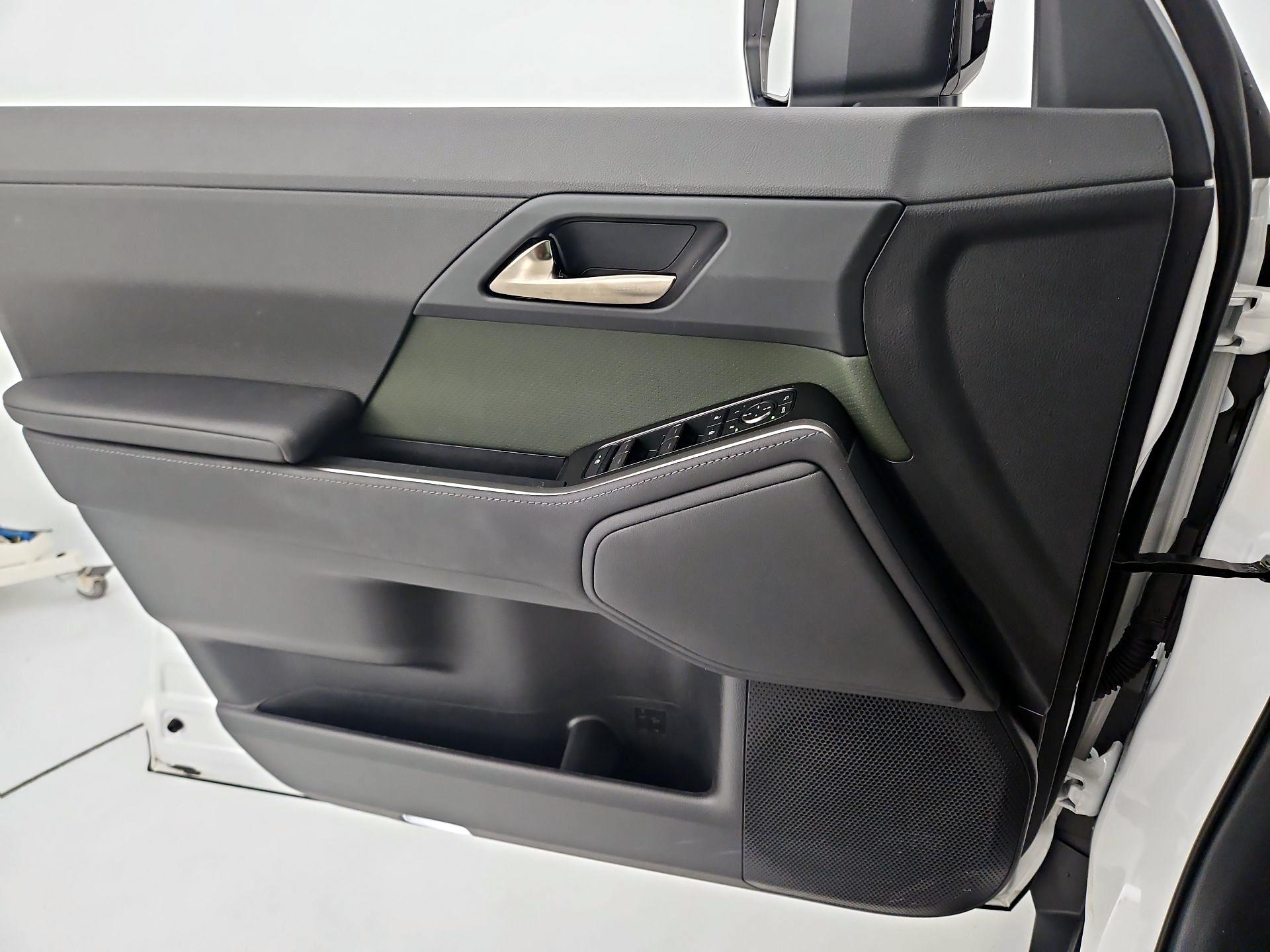 Thumbnail: 2025 Lexus GX - 12