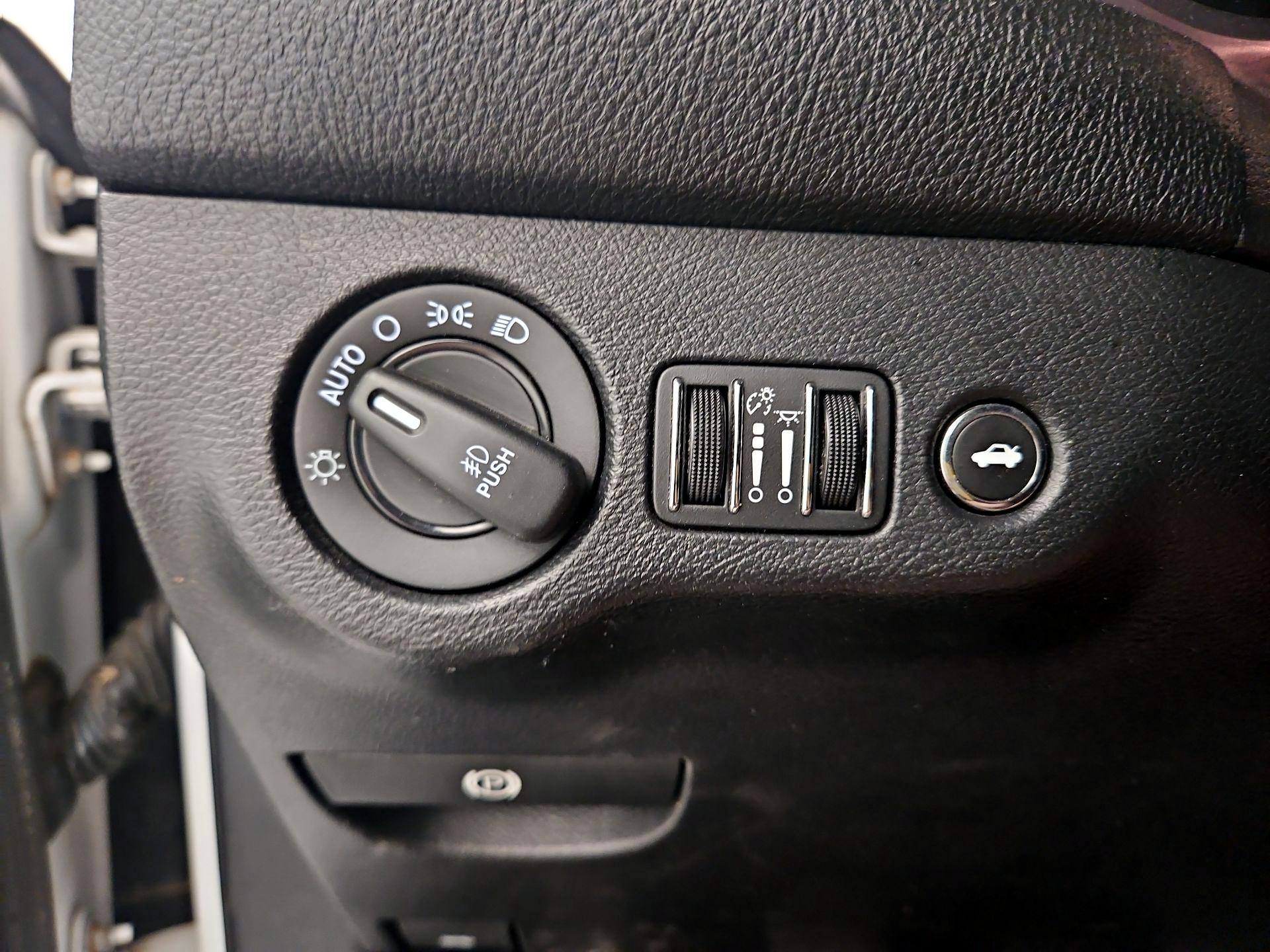 Thumbnail: 2019 Dodge Challenger - 13