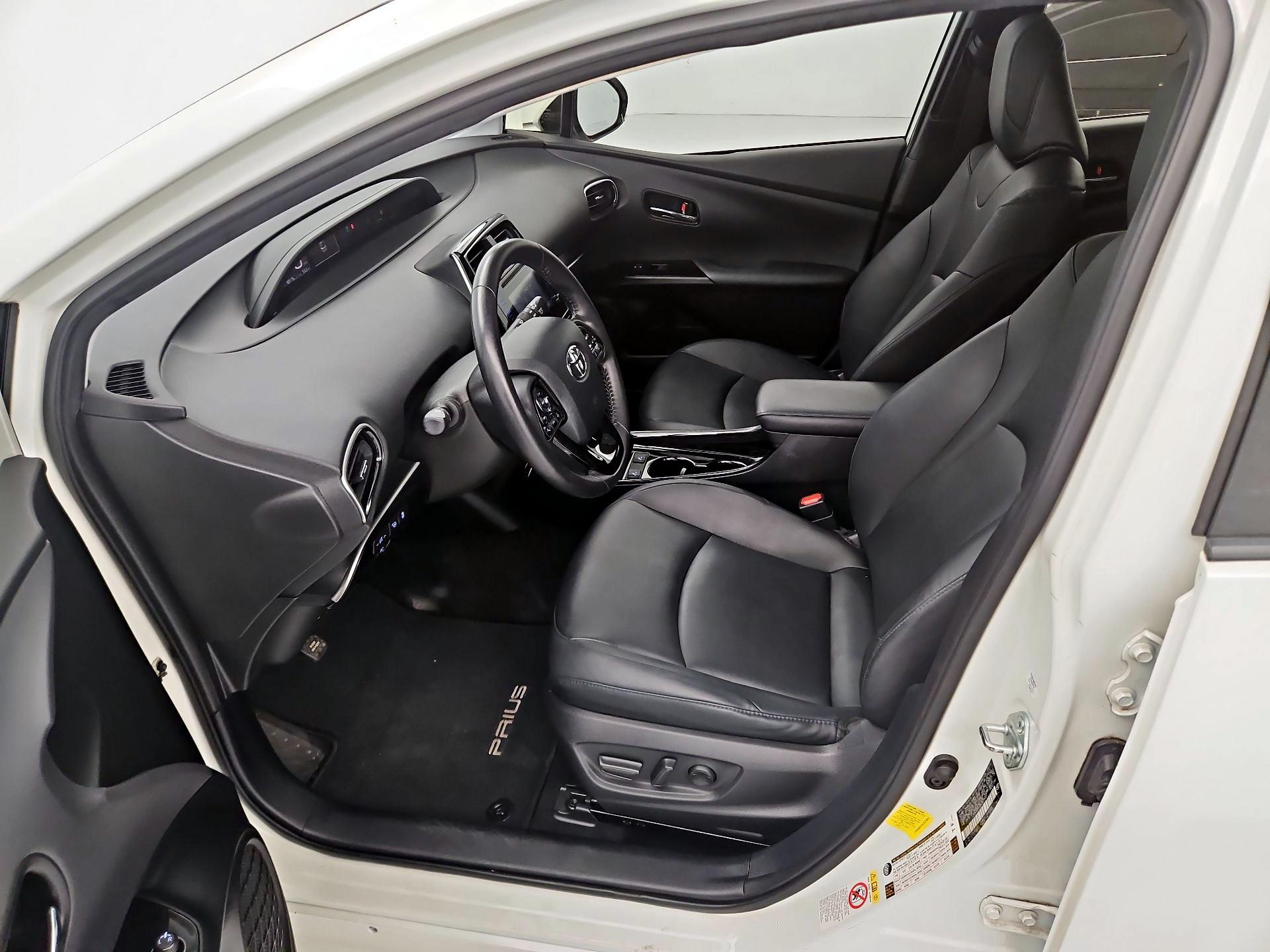 Thumbnail: 2019 Toyota Prius - 11