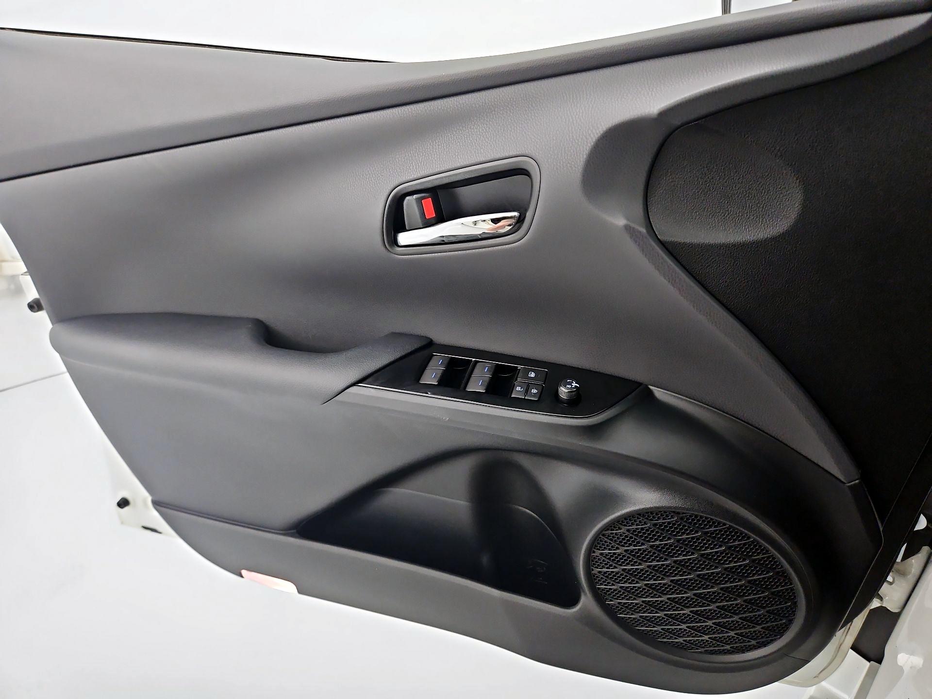 Thumbnail: 2019 Toyota Prius - 12