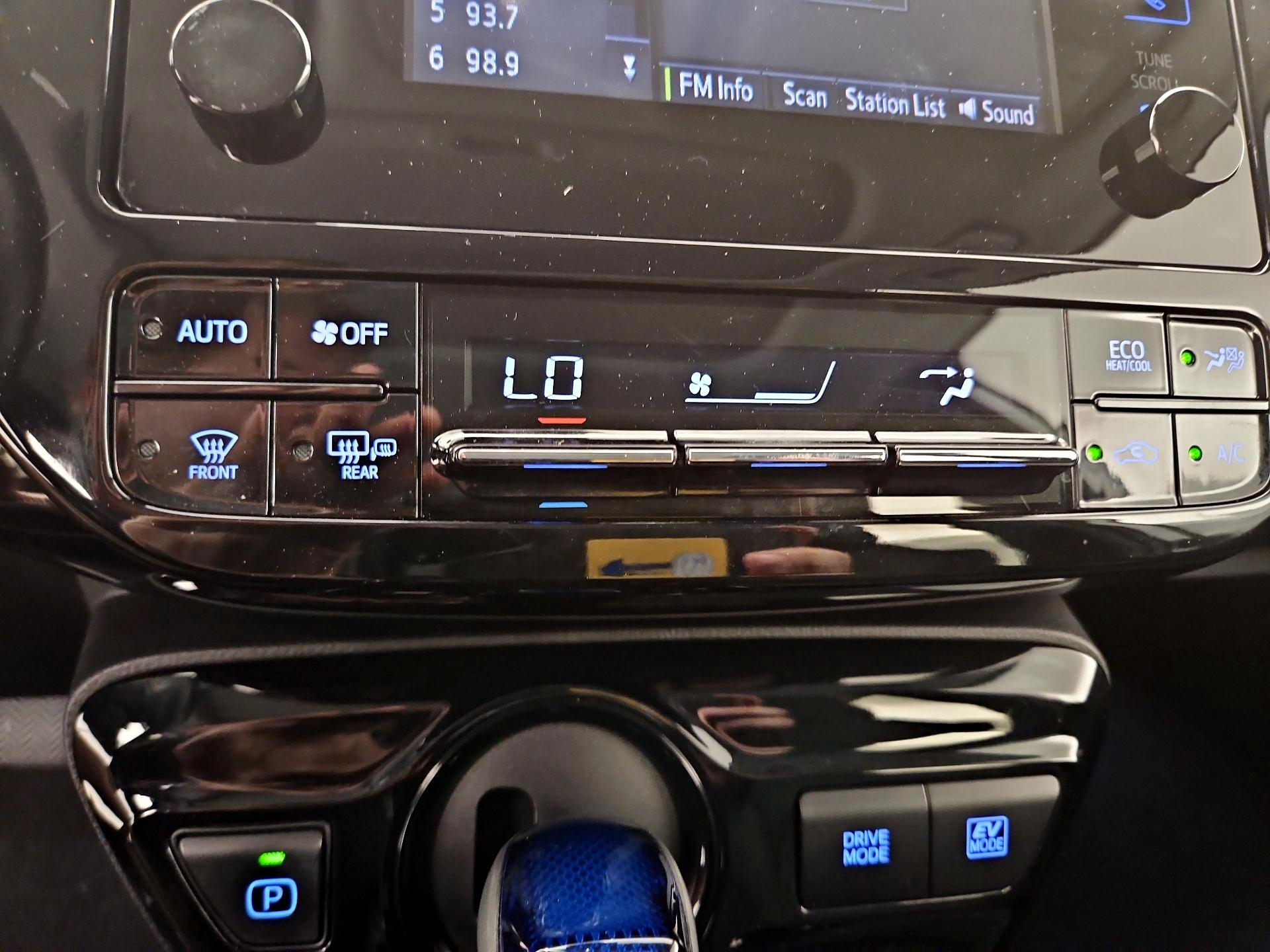 Thumbnail: 2019 Toyota Prius - 16