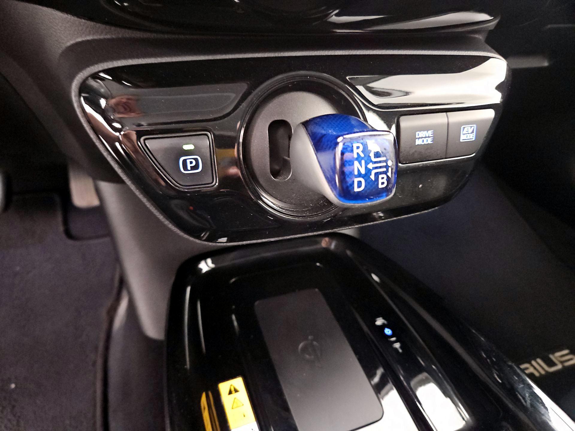 Thumbnail: 2019 Toyota Prius - 17