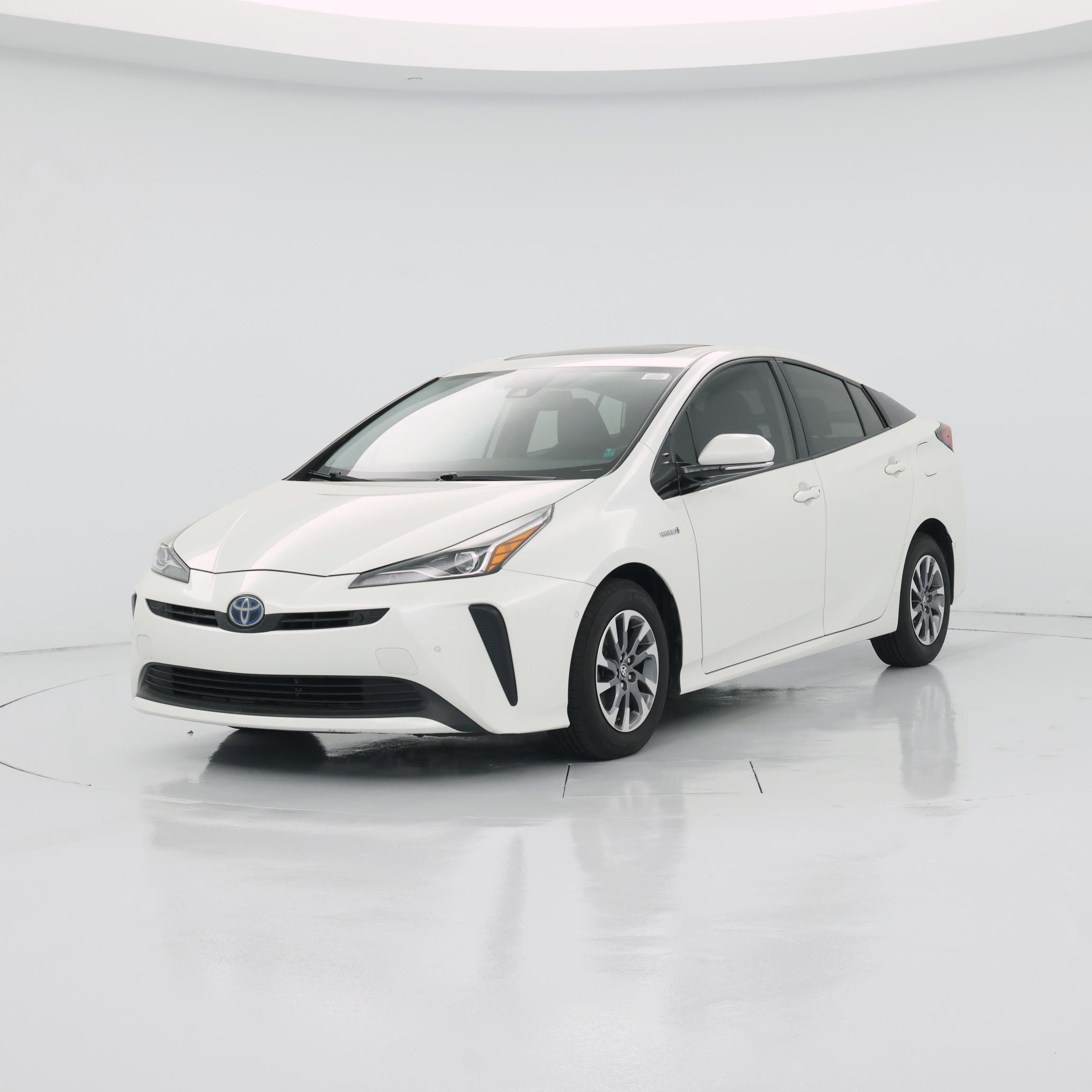 Thumbnail: 2019 Toyota Prius - 4