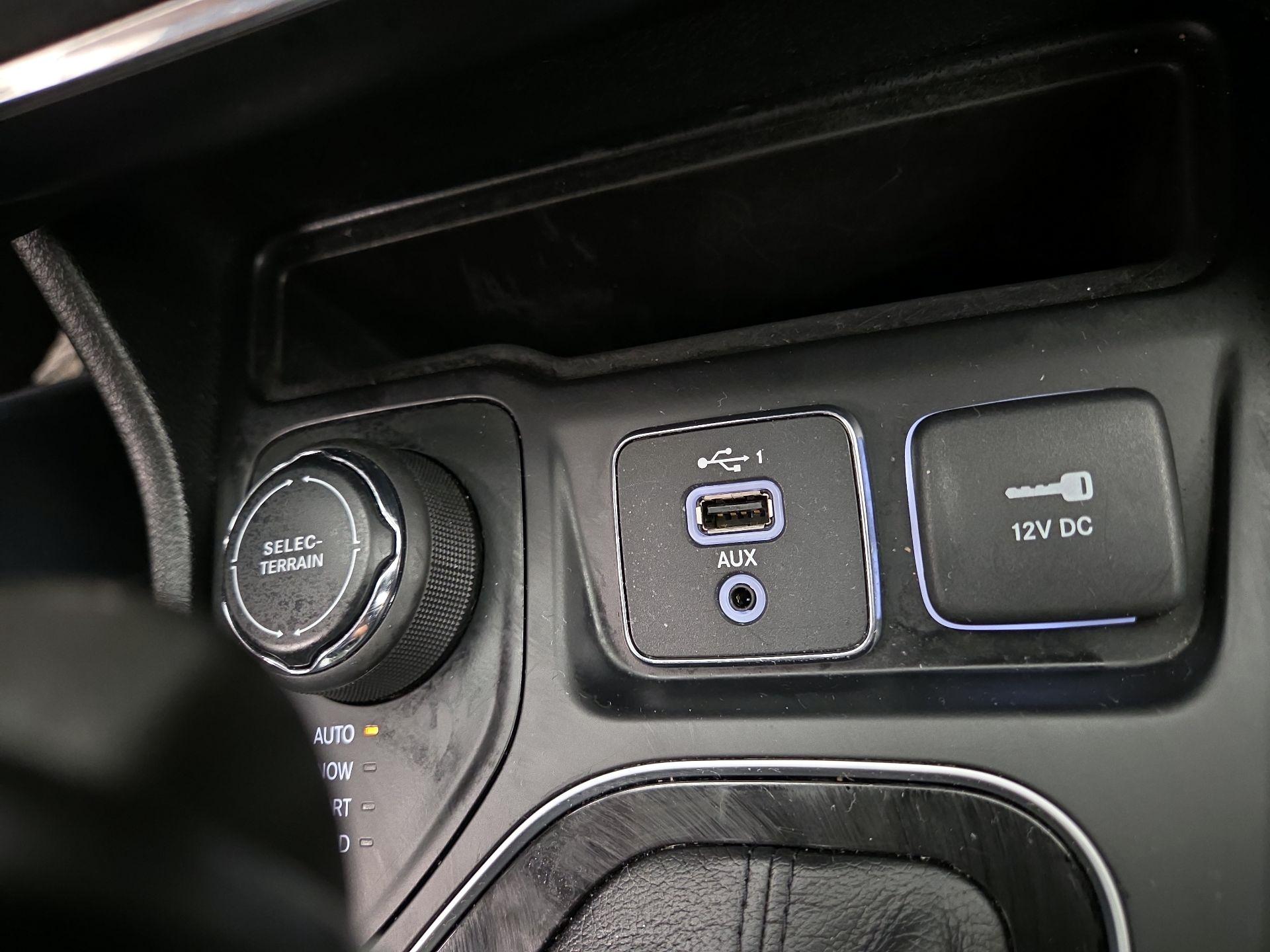 Thumbnail: 2023 Jeep Cherokee - 19