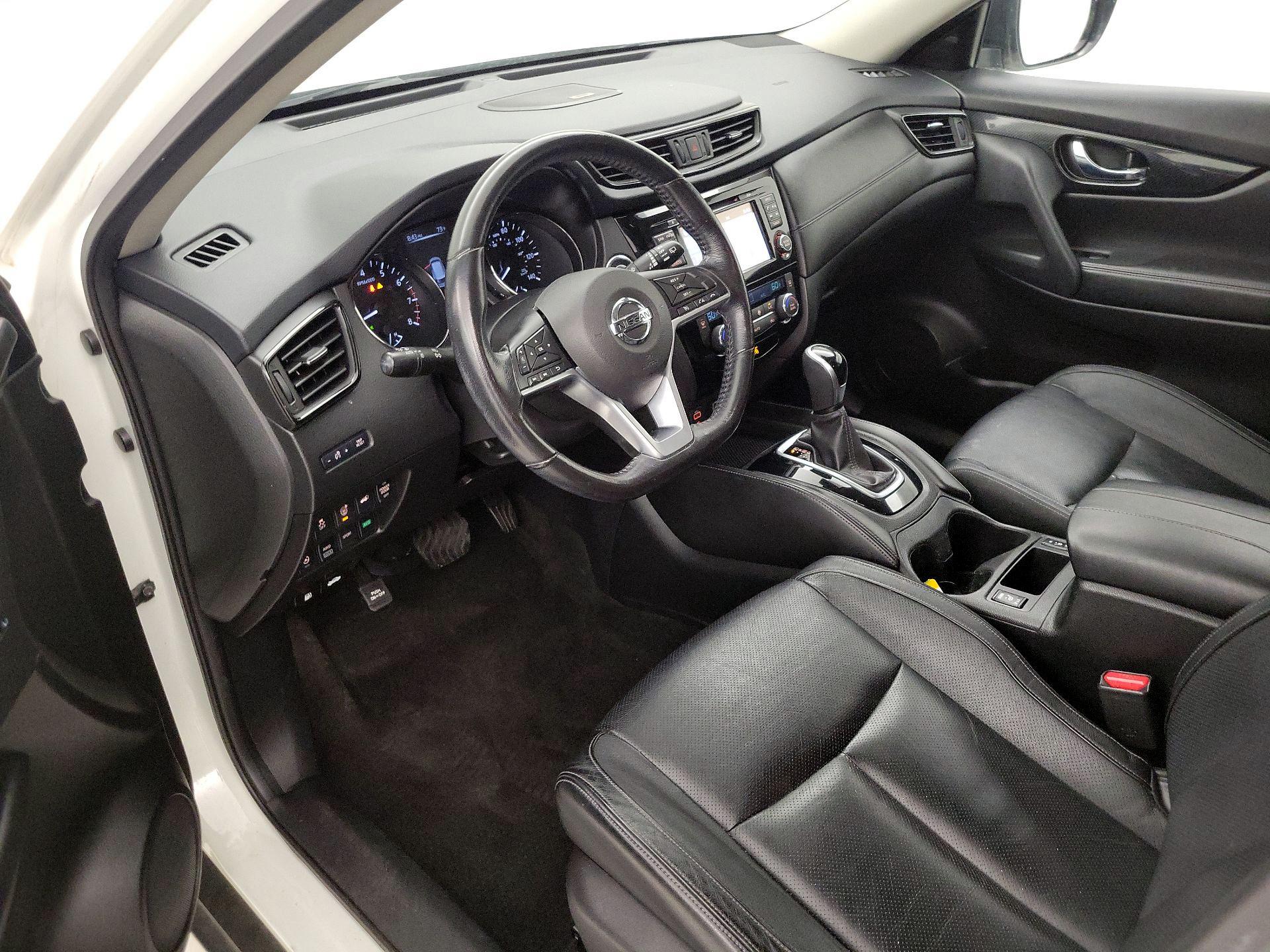 Thumbnail: 2017 Nissan Rogue - 11