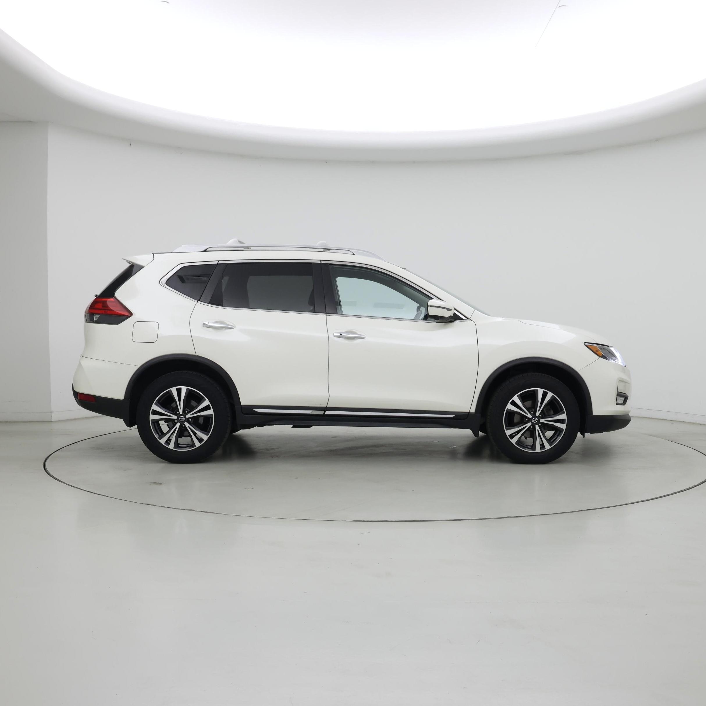 Thumbnail: 2017 Nissan Rogue - 7