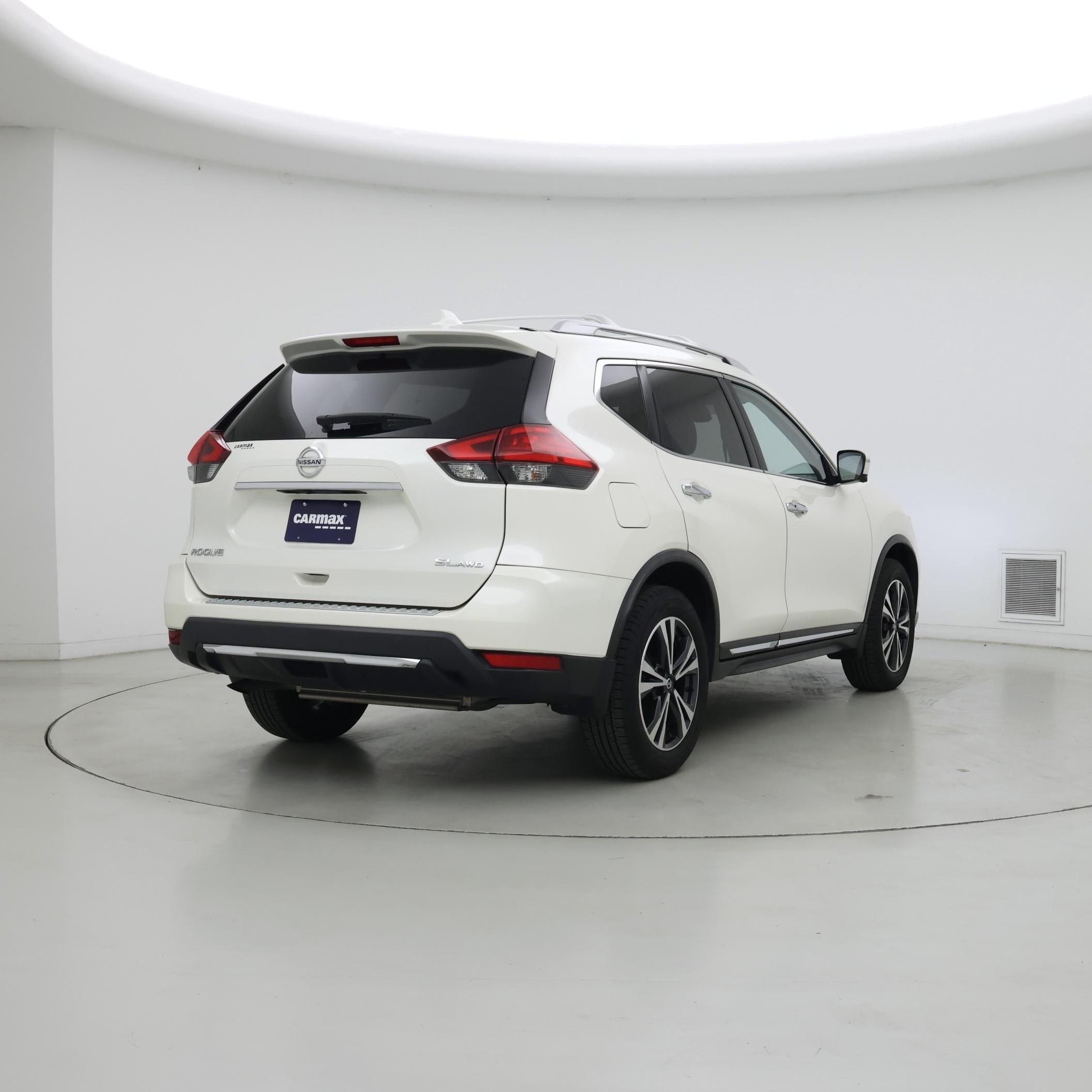 Thumbnail: 2017 Nissan Rogue - 8