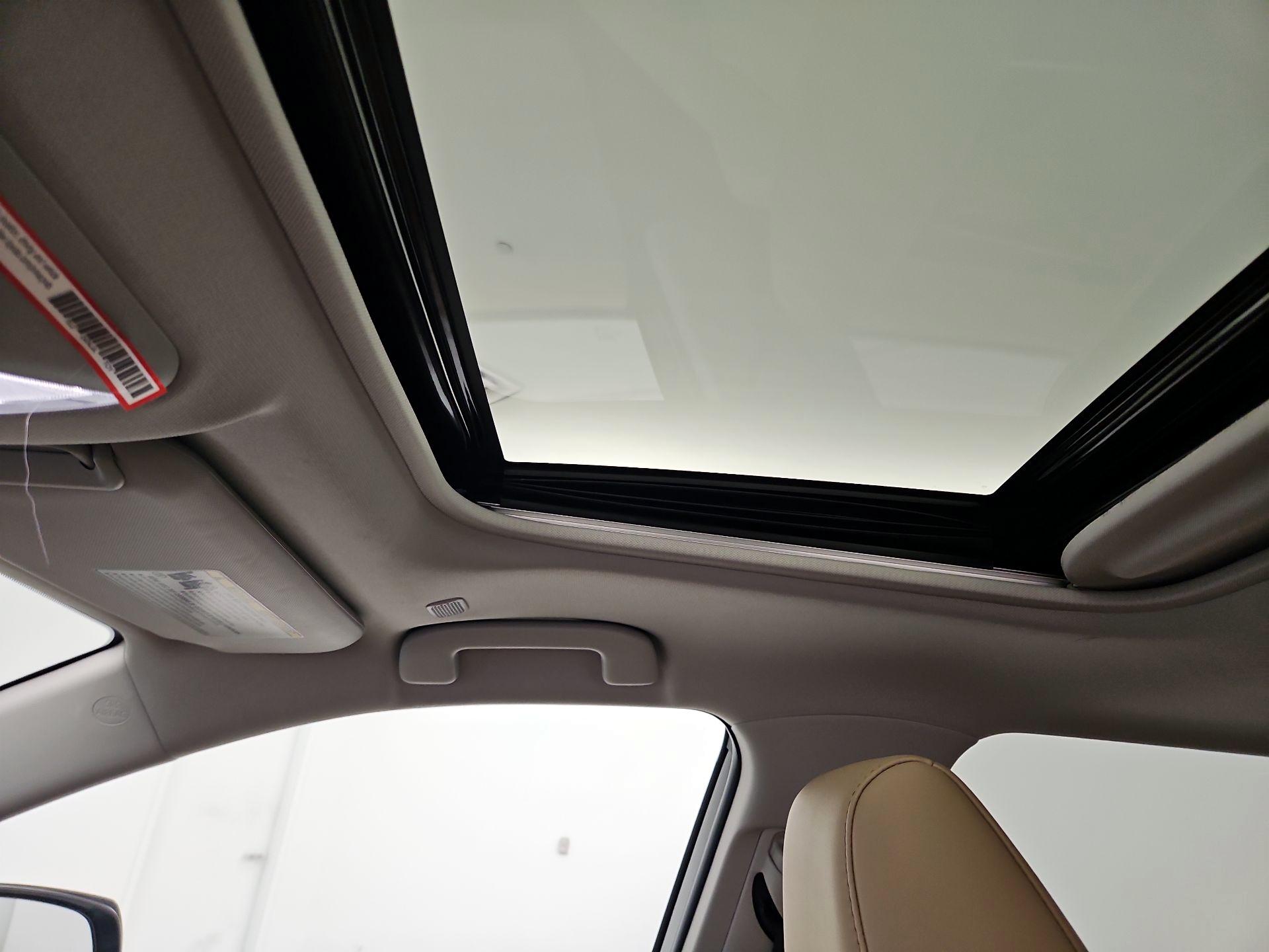 Thumbnail: 2025 Toyota RAV4 - 19