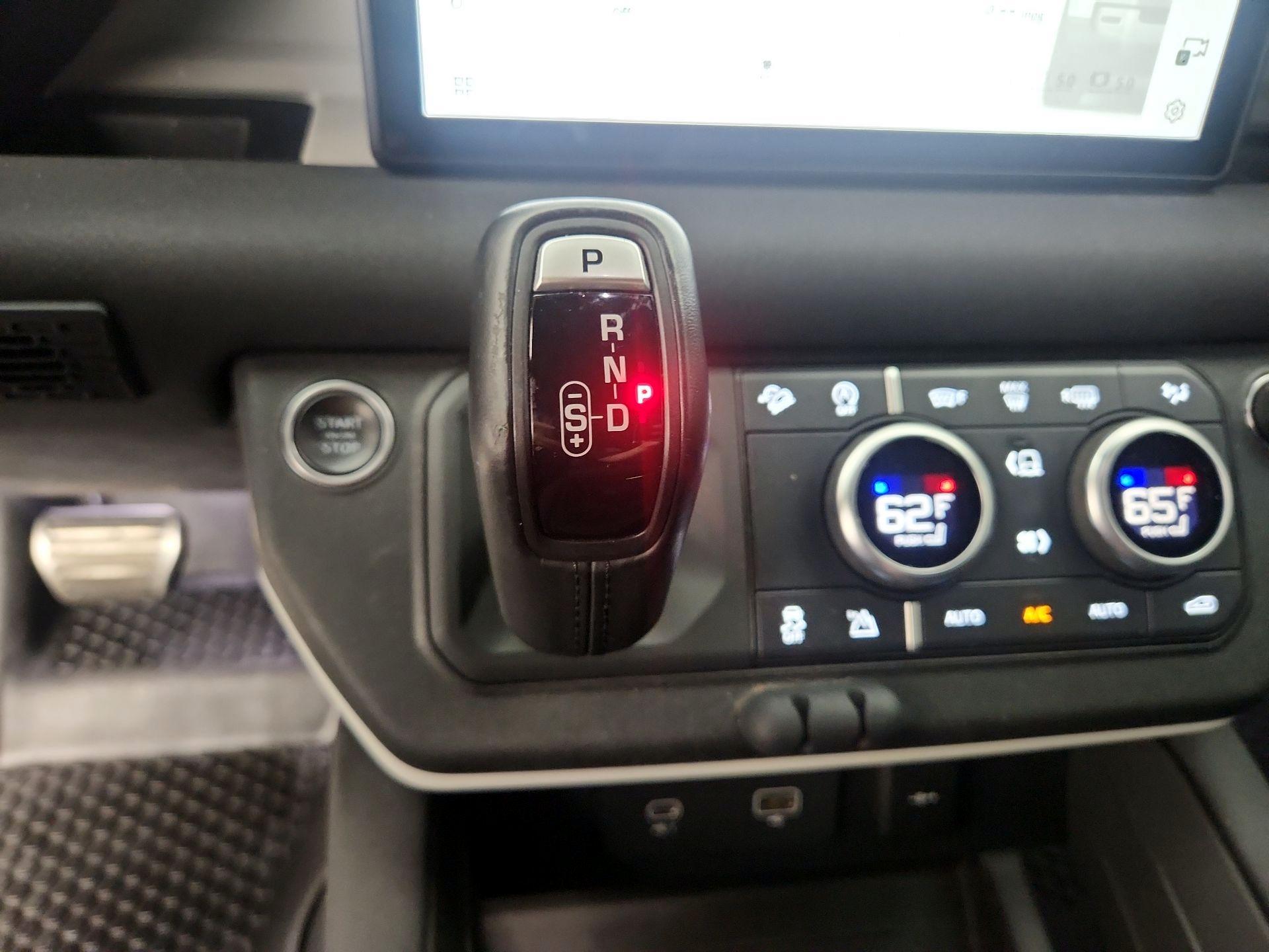 Thumbnail: 2023 Land Rover Defender - 18