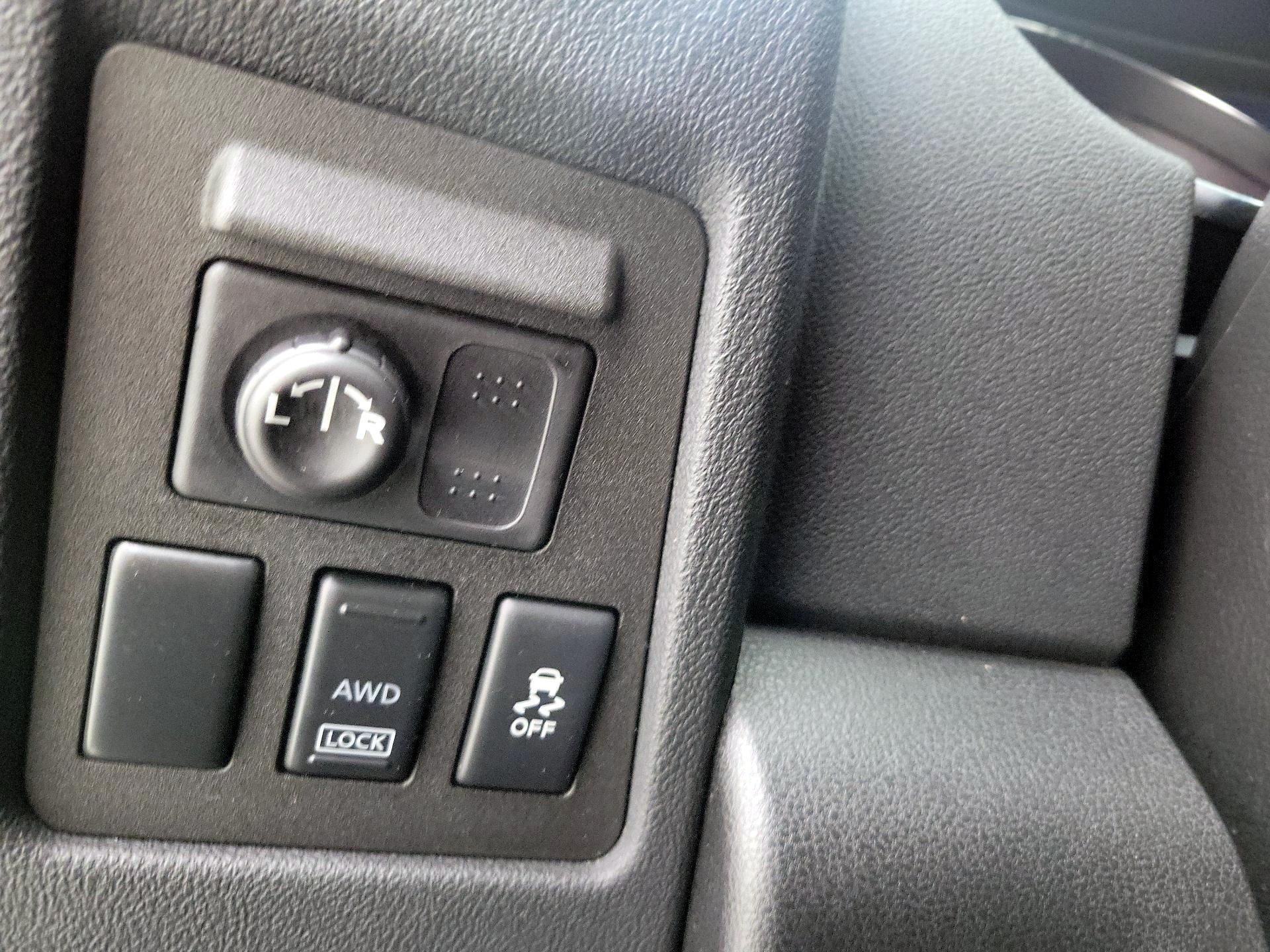 Thumbnail: 2014 Nissan Rogue - 13