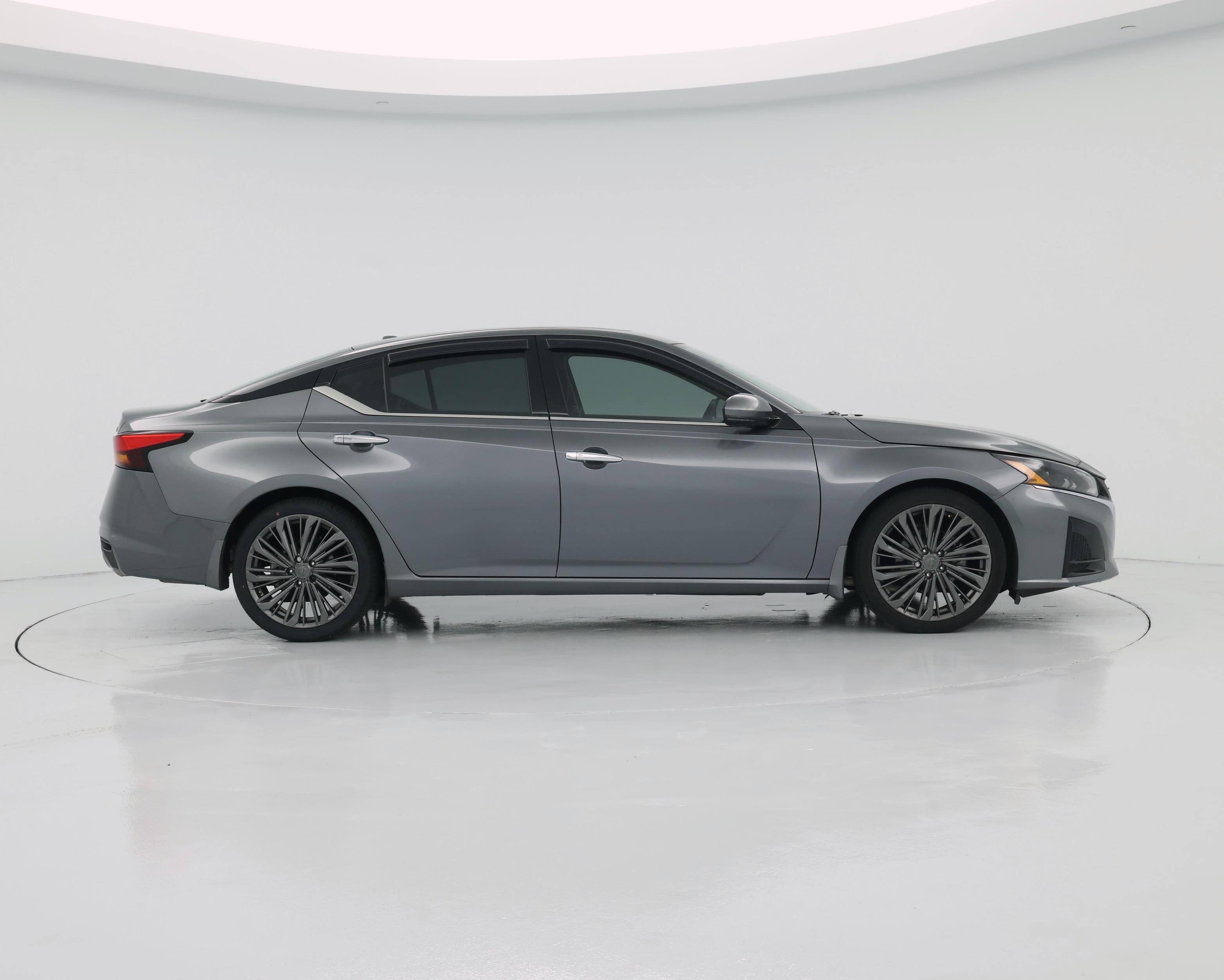 Thumbnail: 2023 Nissan Altima - 7