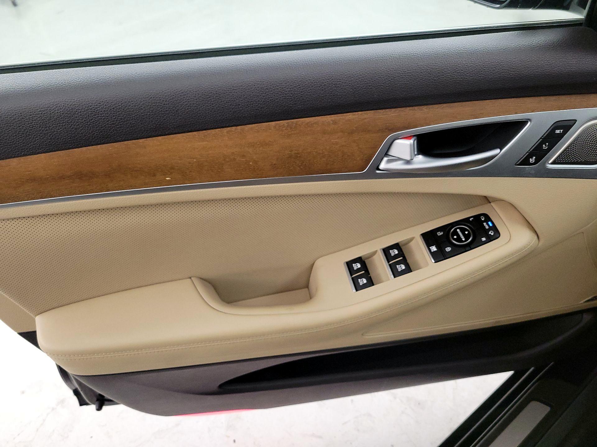 Thumbnail: 2018 Genesis G80 - 12