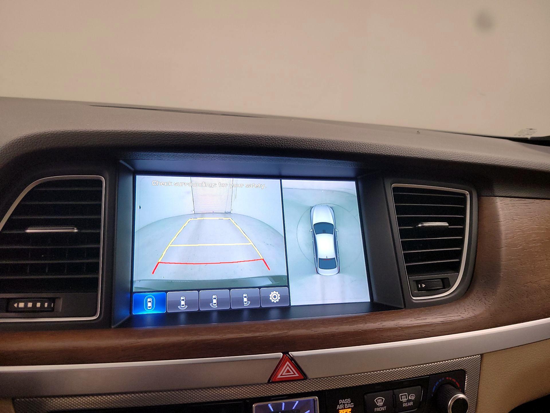 Thumbnail: 2018 Genesis G80 - 15